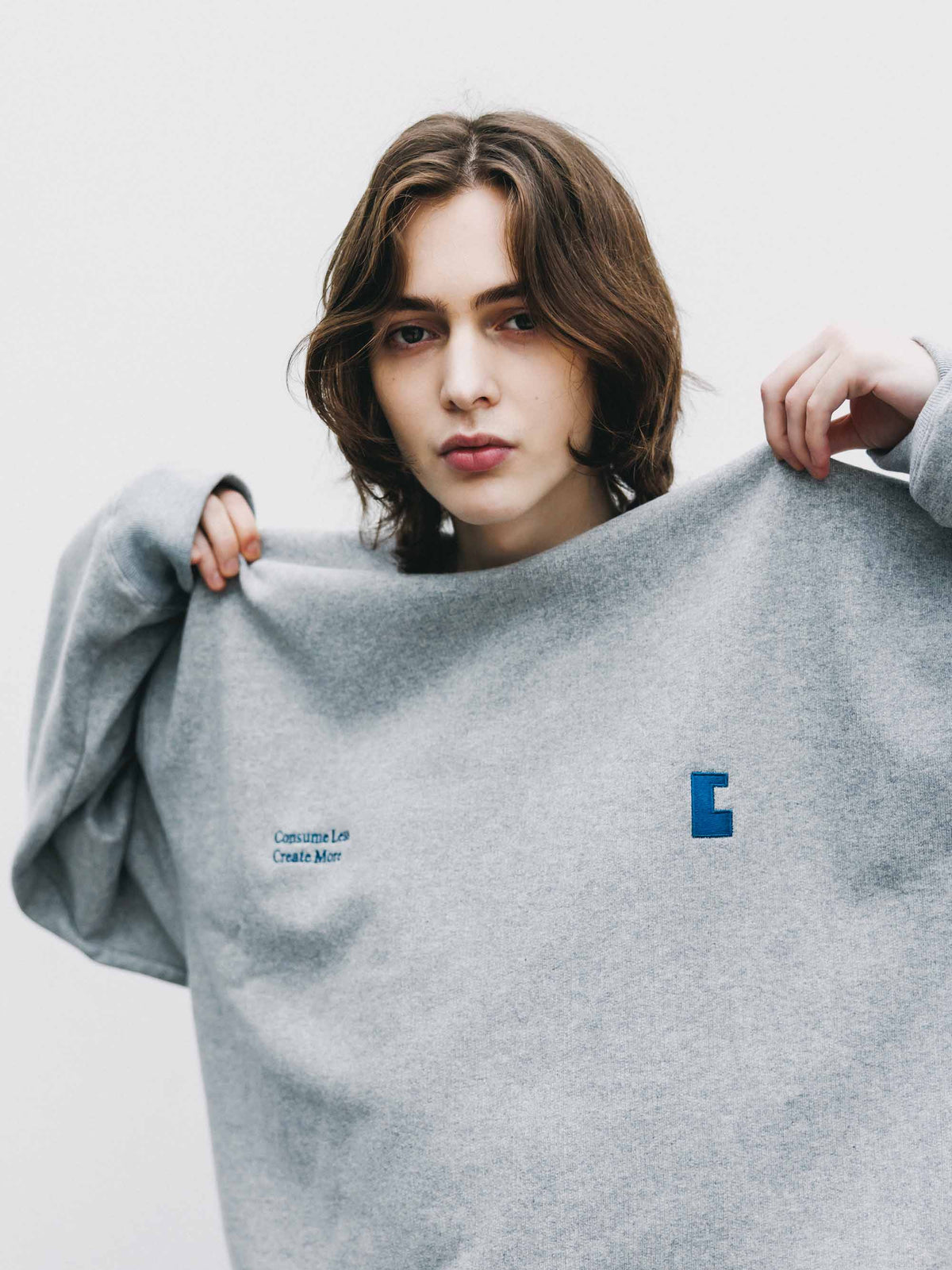 【9.23 WED 20:00- IN STOCK】"C×CONCEPT" SWEATSHIRT WITH DRAWSTRINGS (GRAY)