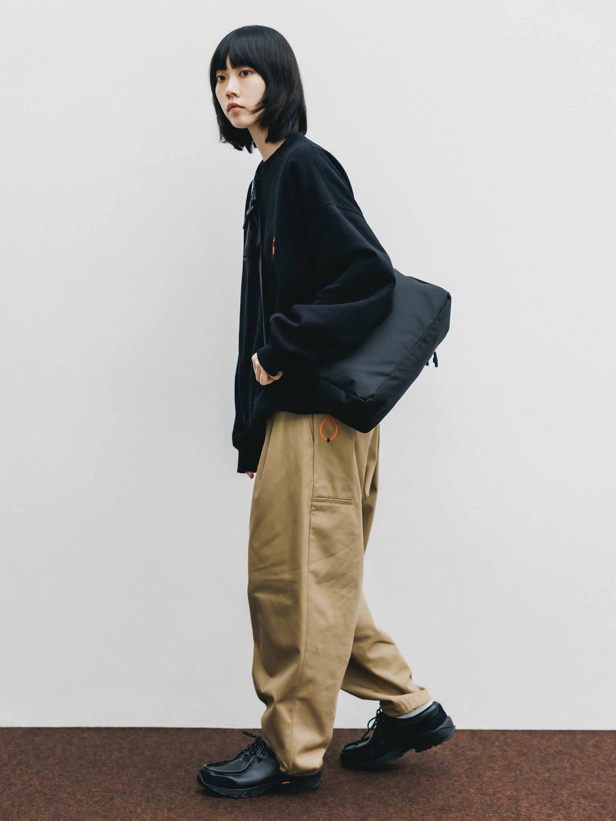 【9.19 SAT 20:00- IN STOCK】T/C GABARDINE CITY UNIFORM WIDE TAPERED PANTS (BEIGE)