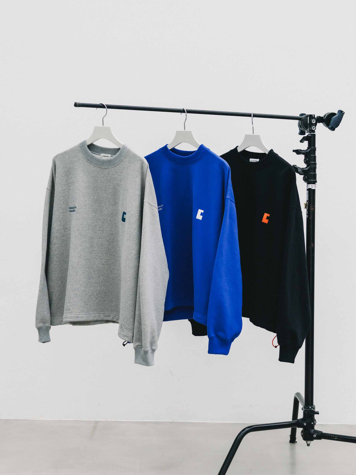 【9.23 WED 20:00- IN STOCK】"C×CONCEPT" SWEATSHIRT WITH DRAWSTRINGS (GRAY)