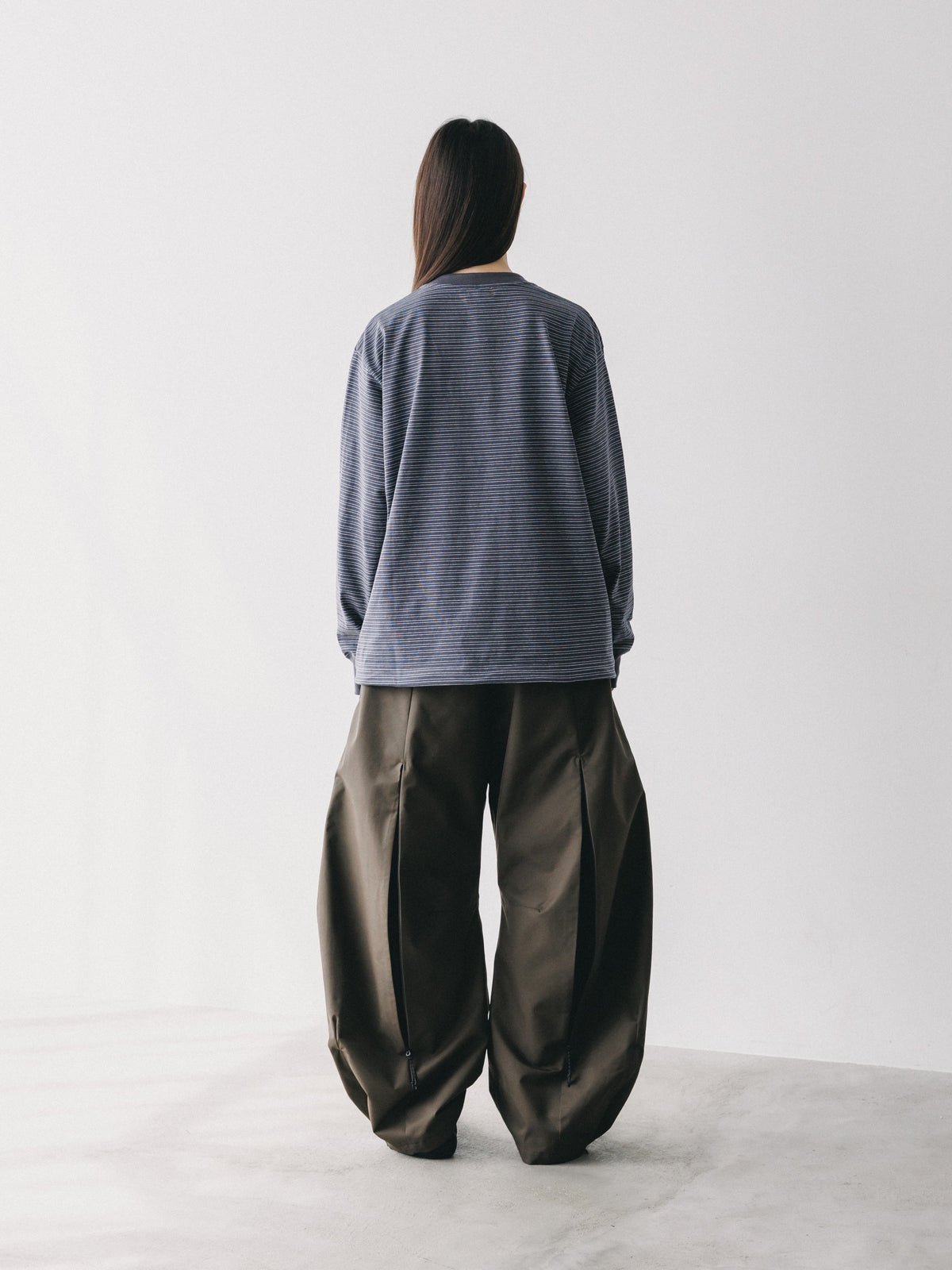 【10.17 SAT 20:00- IN STOCK】 +phenix WINDSTOPPER® by GORE-TEX LABS TWILL CITY BARREL LEG PANTS (URBAN BROWN)