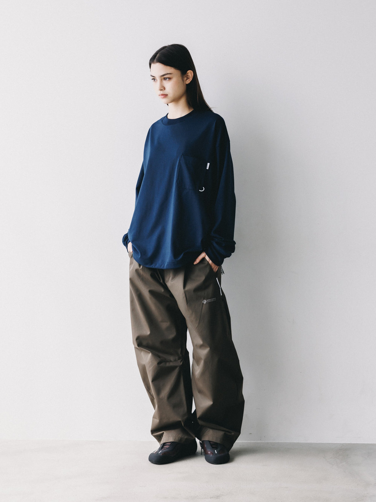 【10.17 SAT 20:00- IN STOCK】 +phenix WINDSTOPPER® by GORE-TEX LABS TWILL CITY BARREL LEG PANTS (URBAN BROWN)