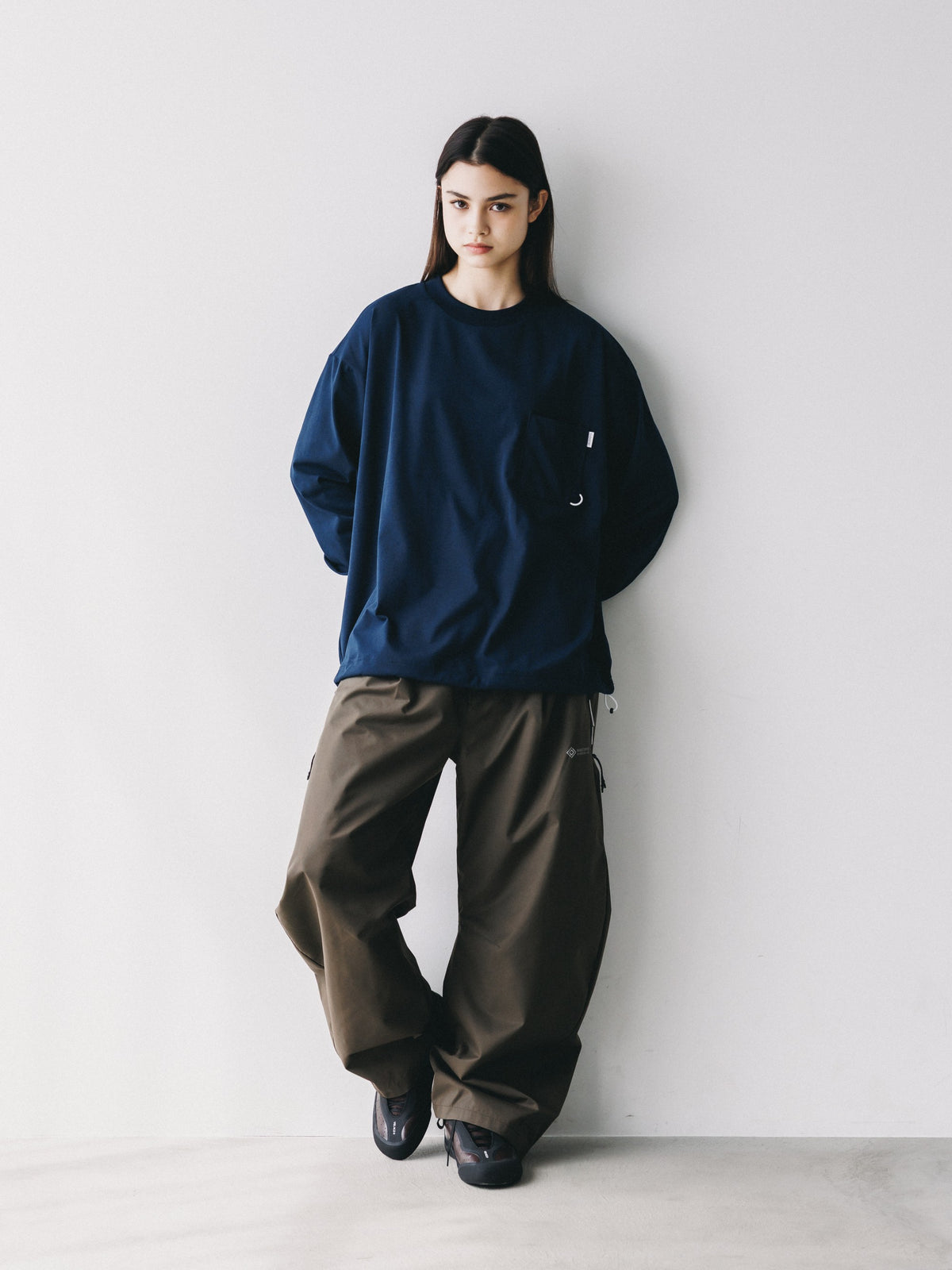 【10.17 SAT 20:00- IN STOCK】 +phenix WINDSTOPPER® by GORE-TEX LABS TWILL CITY BARREL LEG PANTS (URBAN BROWN)
