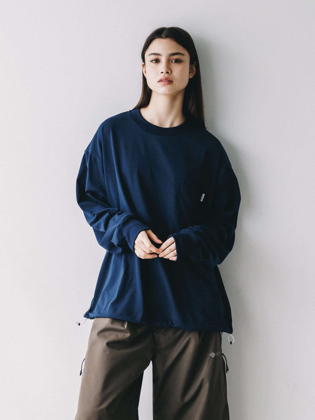 【10.17 SAT 20:00- IN STOCK】 TECH POCKET L/S T-SHIRT (NAVY)