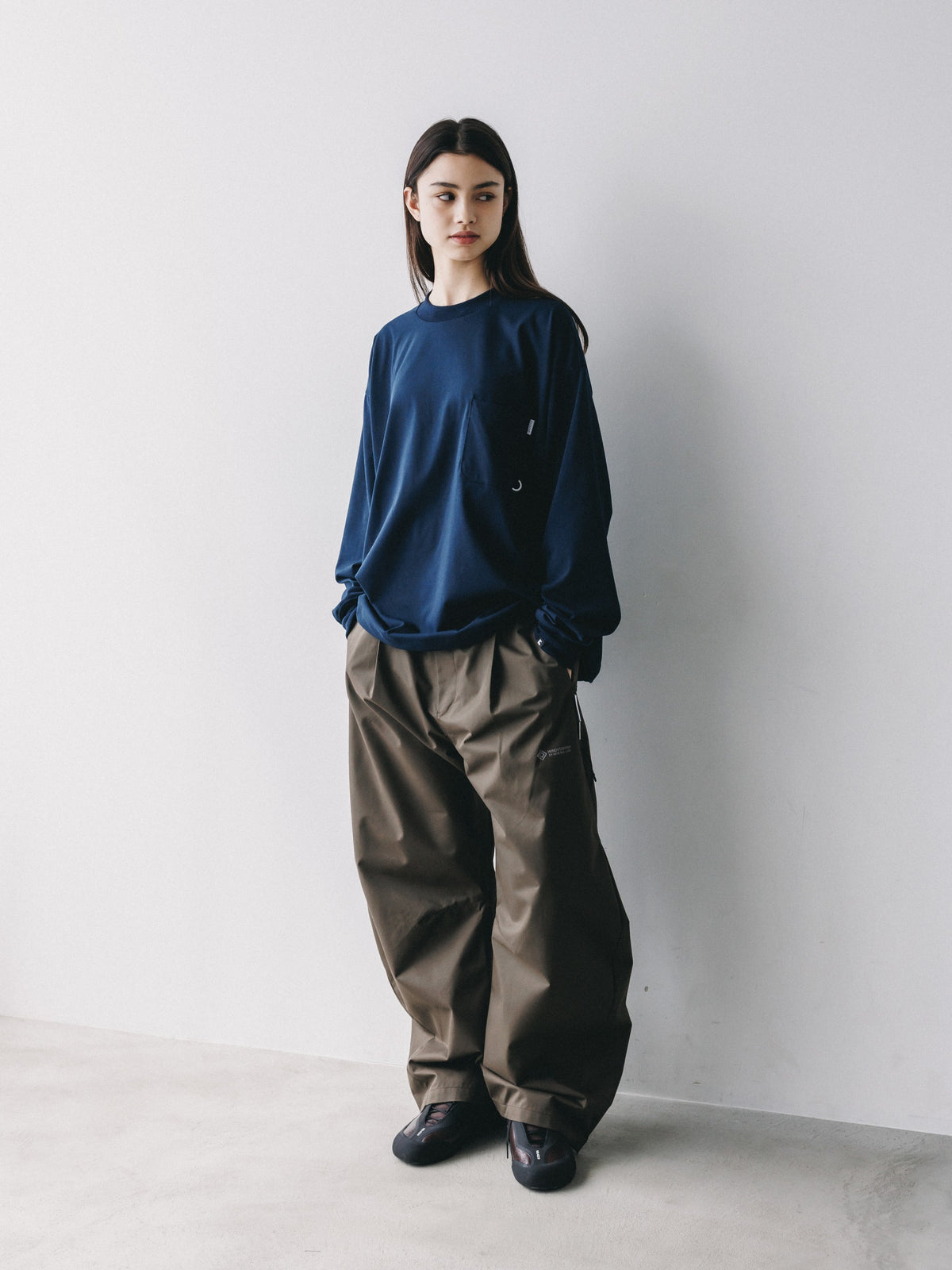 【10.17 SAT 20:00- IN STOCK】 TECH POCKET L/S T-SHIRT (NAVY)