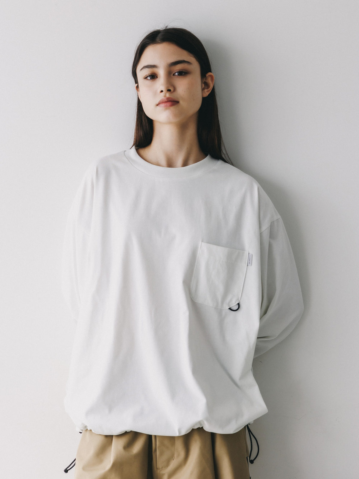 【10.17 SAT 20:00- IN STOCK】 TECH POCKET L/S T-SHIRT (WHITE)