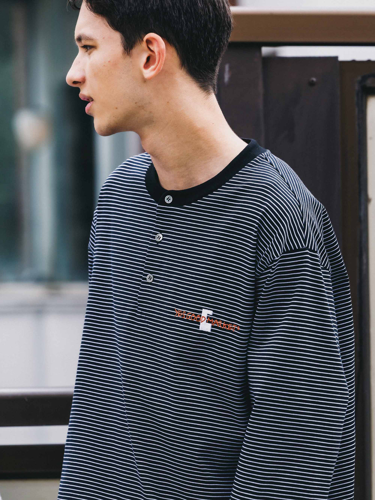【10.4 SUN 20:00- IN STOCK】【LIMITED】 “C×YES GOOD MARKET" STRIPED HENLEY NECK L/S T-SHIRT WITH DRAWSTRINGS (BLACK)