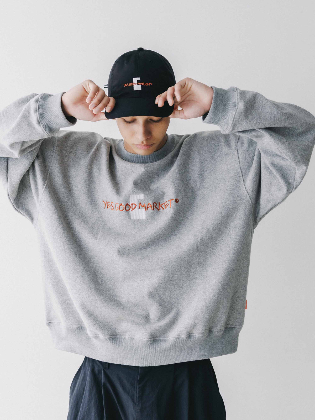 【10.4 SUN 20:00- IN STOCK】【LIMITED】 “C×YES GOOD MARKET"  L/S SWEATSHIRT (TOP GRAY)