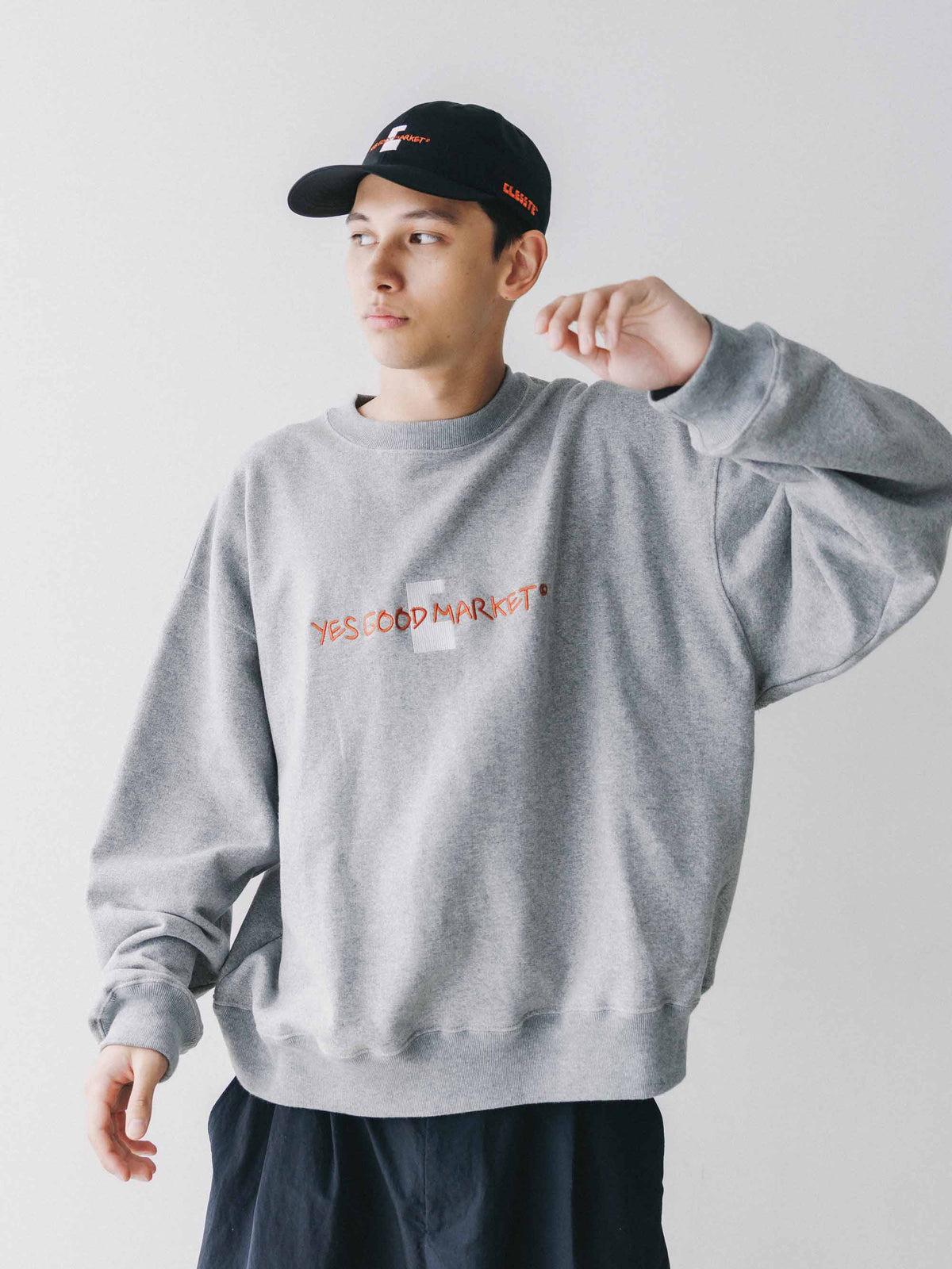 【10.4 SUN 20:00- IN STOCK】【LIMITED】 “C×YES GOOD MARKET"  L/S SWEATSHIRT (TOP GRAY)