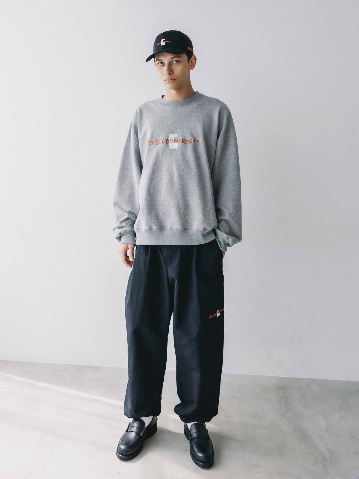【10.4 SUN 20:00- IN STOCK】【LIMITED】 “C×YES GOOD MARKET" ACTIVE CITY UNIFORM WIDE TAPERED PANTS (BLACK)