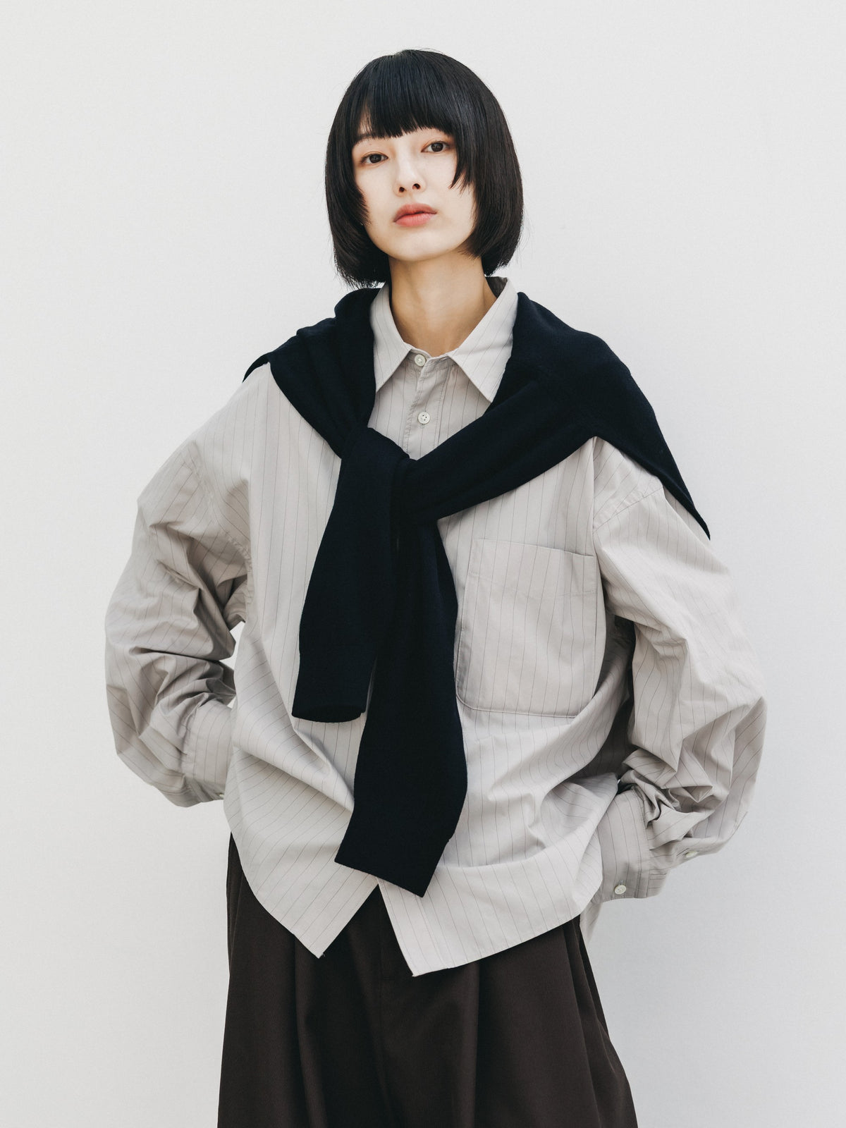 【10.14 WED 20:00- IN STOCK】 STRIPED EVERYDAY BOX FIT L/S SHIRT (GRAY STRIPE)