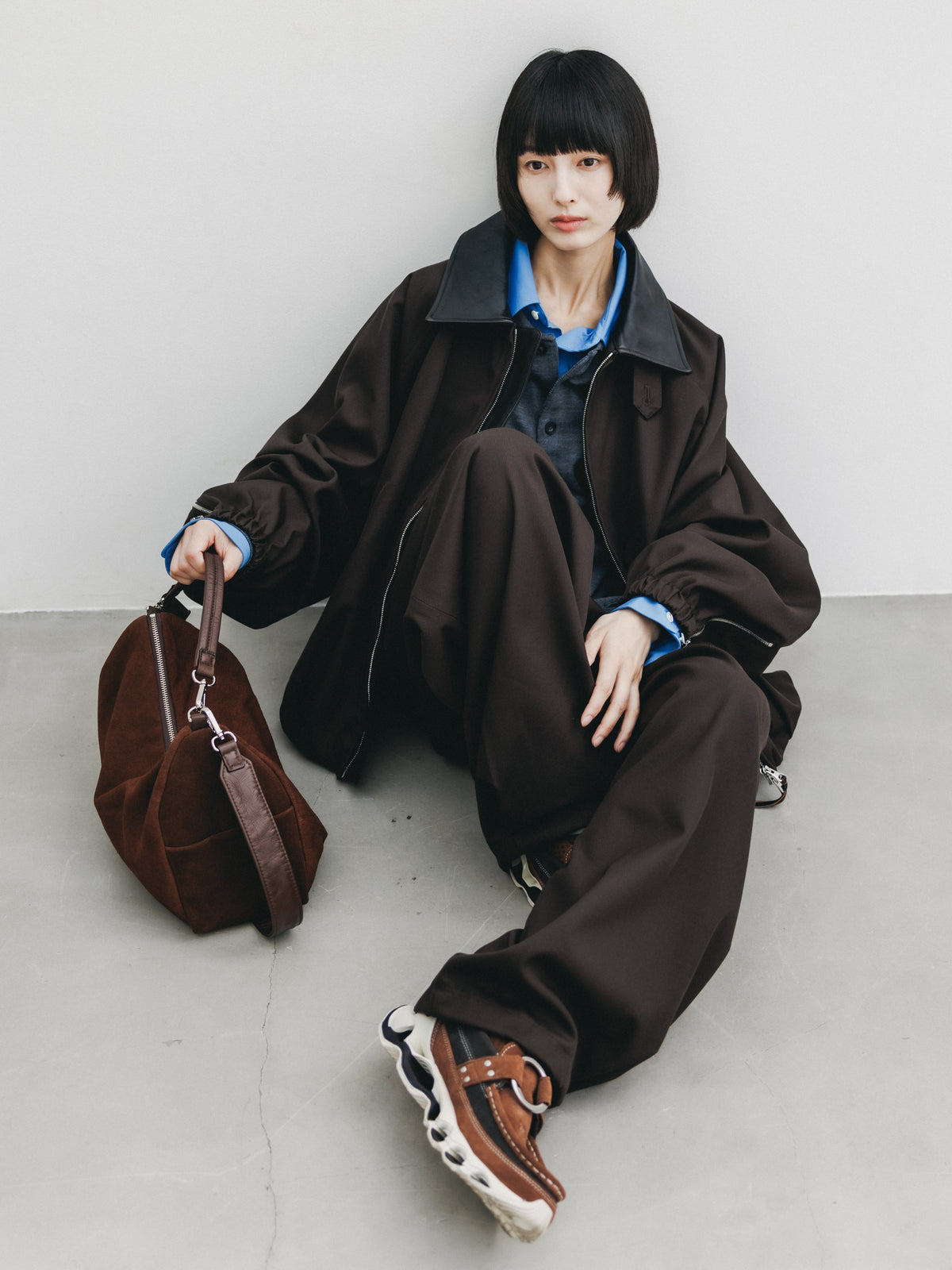 【10.7 WED 20:00- IN STOCK】 WOOL KERSEY CITY WIDE TAPERED BALLOON PANTS (BROWN)