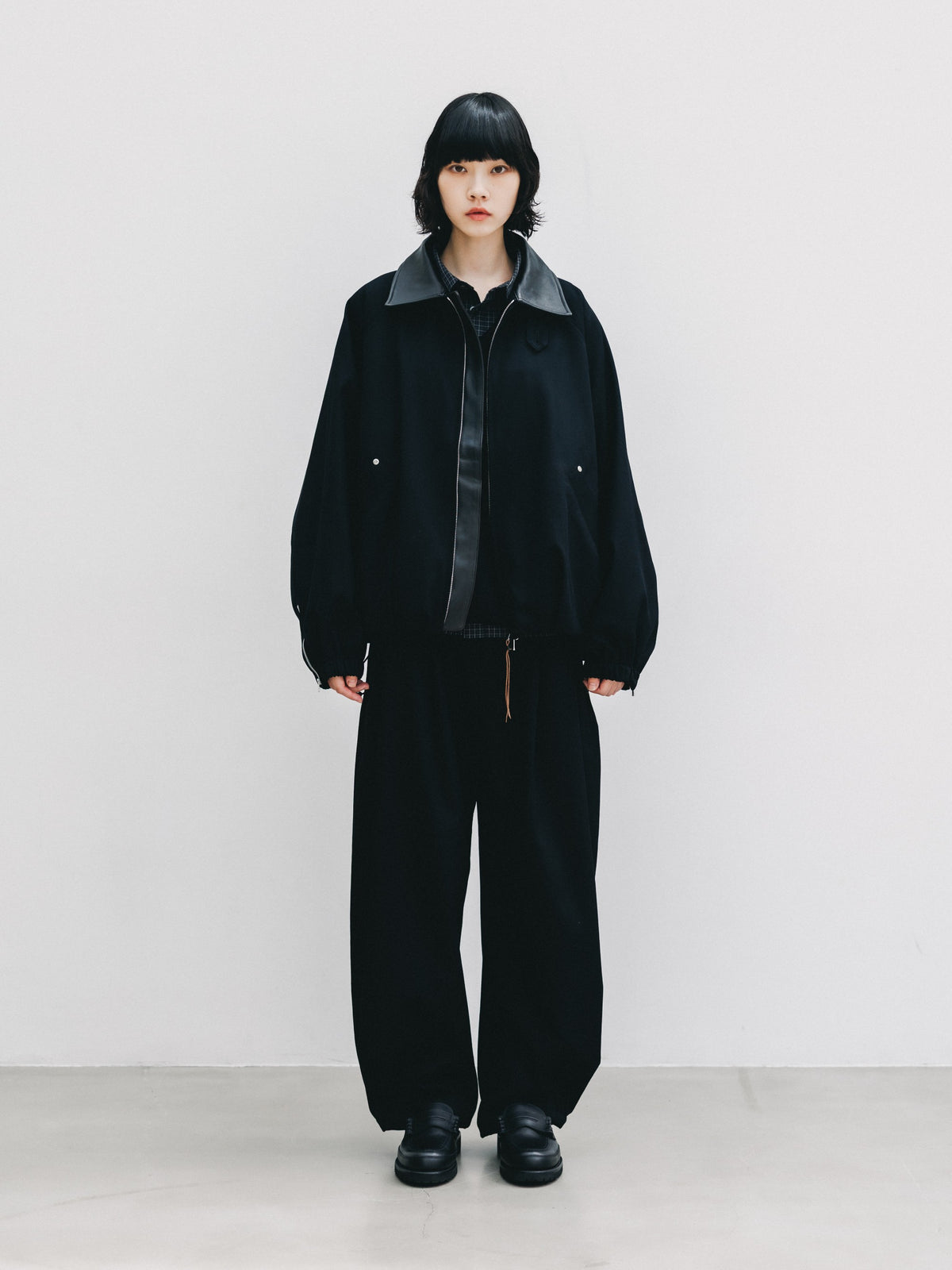 【10.7 WED 20:00- IN STOCK】 WOOL KERSEY CITY WIDE TAPERED BALLOON PANTS (BLACK)