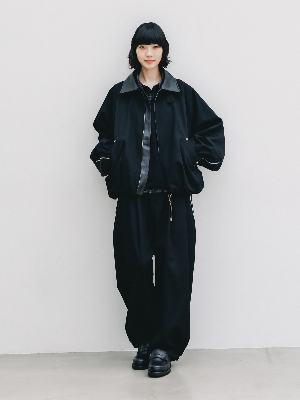 【10.7 WED 20:00- IN STOCK】 WOOL KERSEY CITY WIDE TAPERED BALLOON PANTS (BLACK)