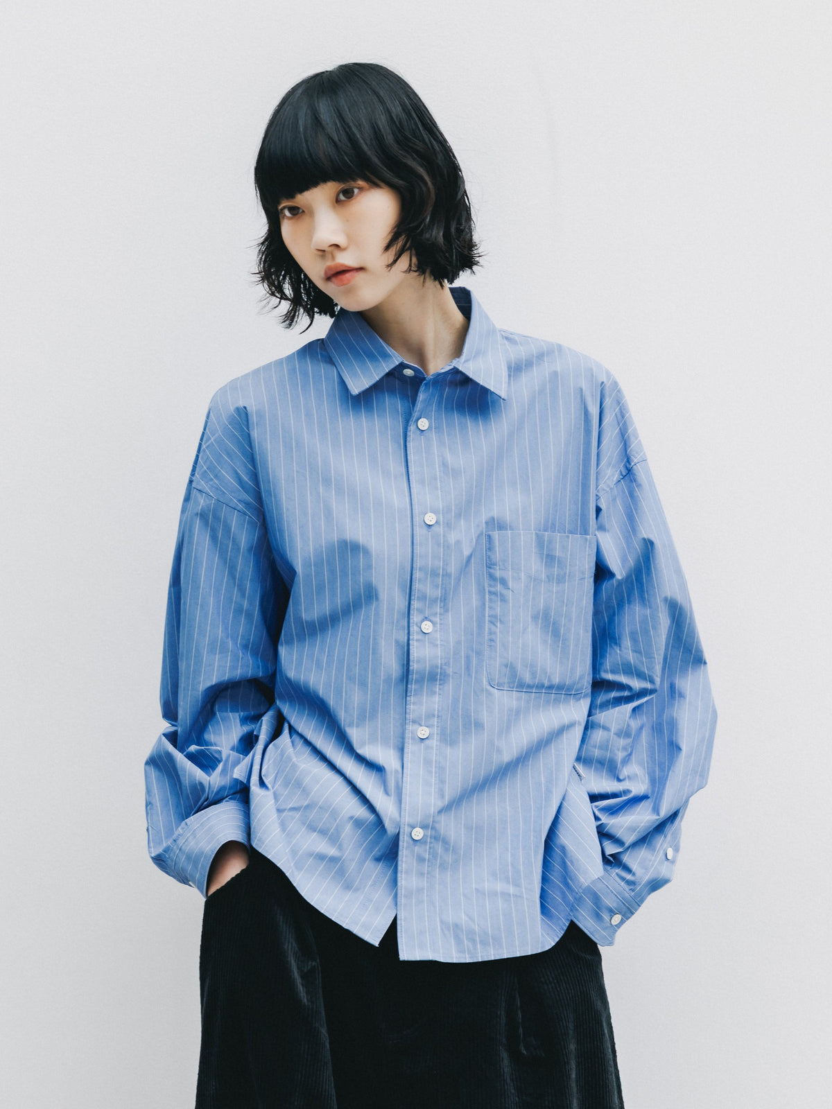 【10.14 WED 20:00- IN STOCK】 STRIPED EVERYDAY BOX FIT L/S SHIRT (BLUE STRIPE)