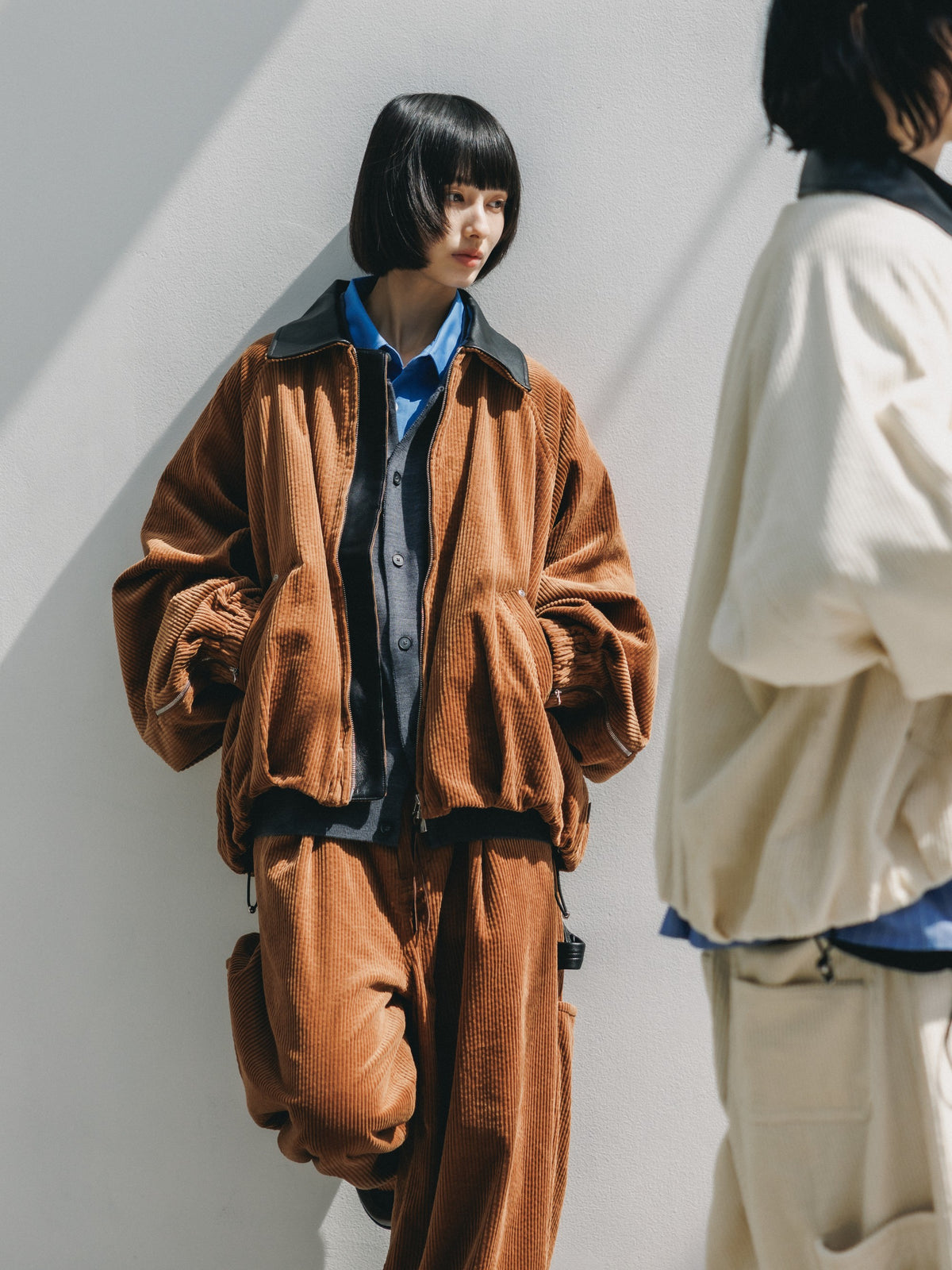 【10.21 WED 20:00- IN STOCK】 LEATHER COLLAR CORDUROY CITY UTILITY BALLOON JACKET (CAMEL)