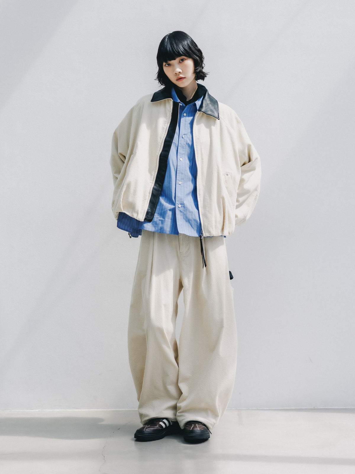 【10.21 WED 20:00- IN STOCK】 LEATHER COLLAR CORDUROY CITY UTILITY BALLOON JACKET (OFF WHITE)