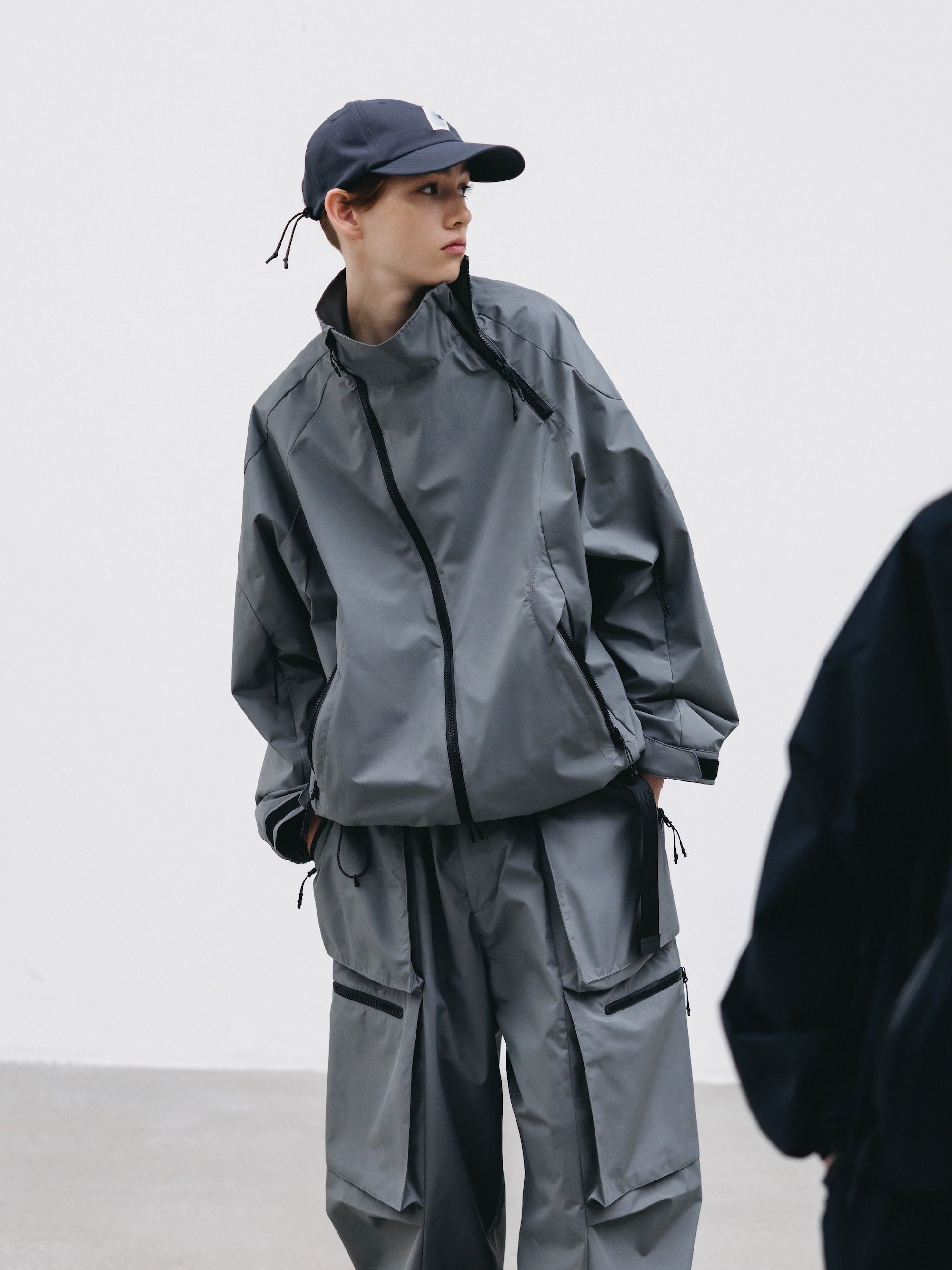 だんくん、phenix orcashellメンズジャージ グレー/ブラック phenix WINDSTOPPER® by GORE-TEX LABS CITY SIDEWINDER JACKET (CHARCOAL