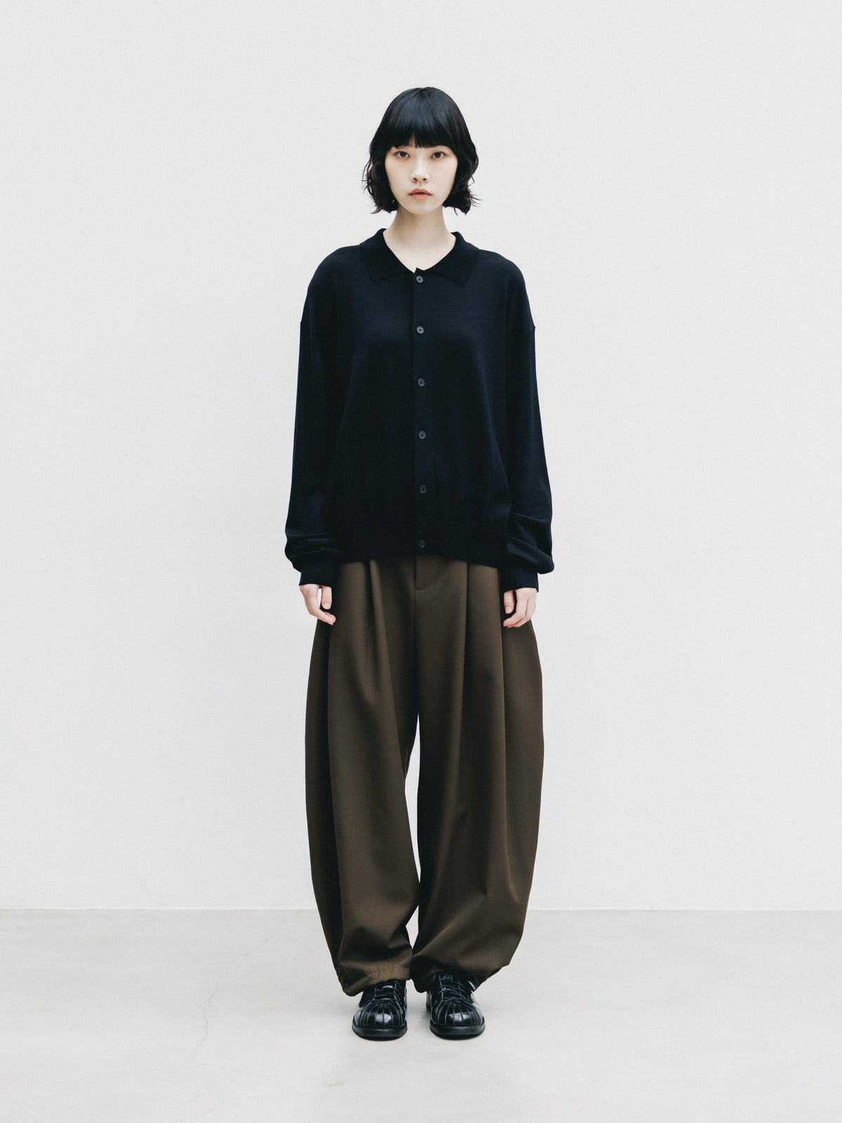 【10.21 WED 20:00- IN STOCK】 12G WOOL KNIT COLLARED CARDIGAN (BLACK)
