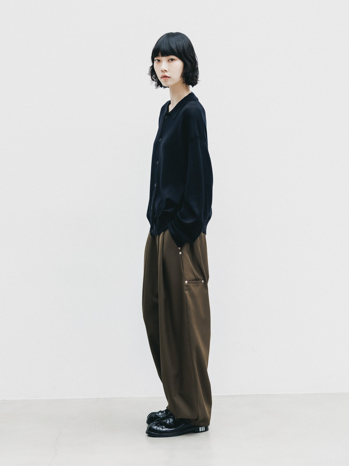 【10.21 WED 20:00- IN STOCK】 12G WOOL KNIT COLLARED CARDIGAN (BLACK)