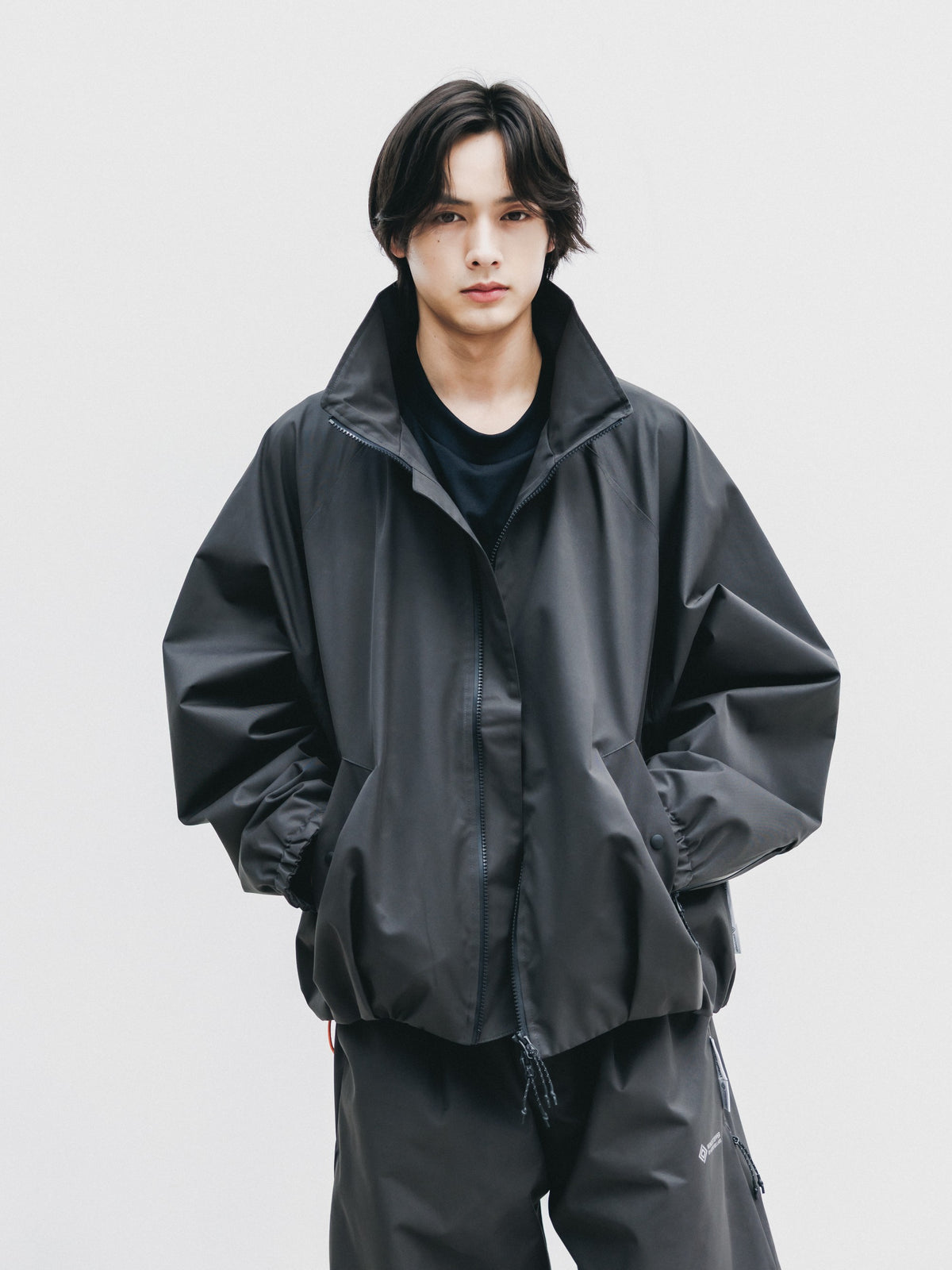 【10.17 SAT 20:00- IN STOCK】 +phenix WINDSTOPPER® by GORE-TEX LABS TWILL CITY STAND BALLOON UTILITY JACKET (SHADOW GRAY)