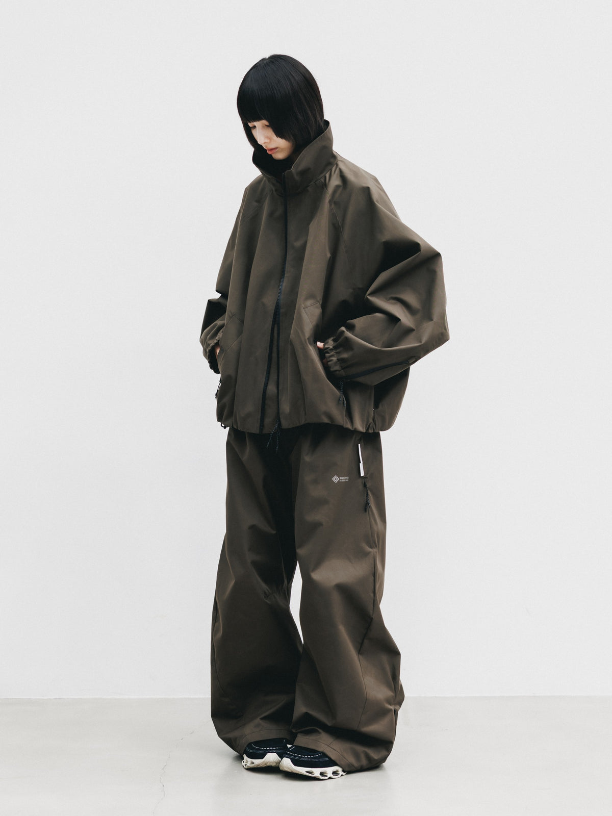 【10.17 SAT 20:00- IN STOCK】 +phenix WINDSTOPPER® by GORE-TEX LABS TWILL CITY STAND BALLOON UTILITY JACKET (URBAN BROWN)