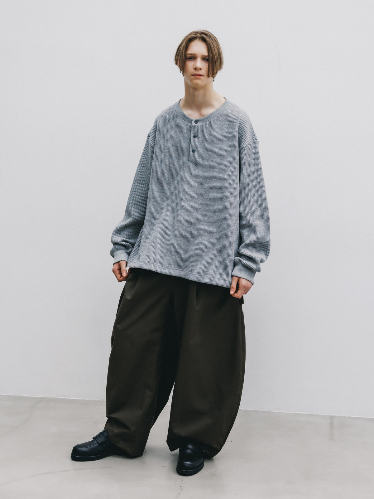 【10.28 WED 20:00- IN STOCK】 THERMAL HENLEY NECK L/S T-SHIRT WITH DRAWSTRINGS (GRAY)