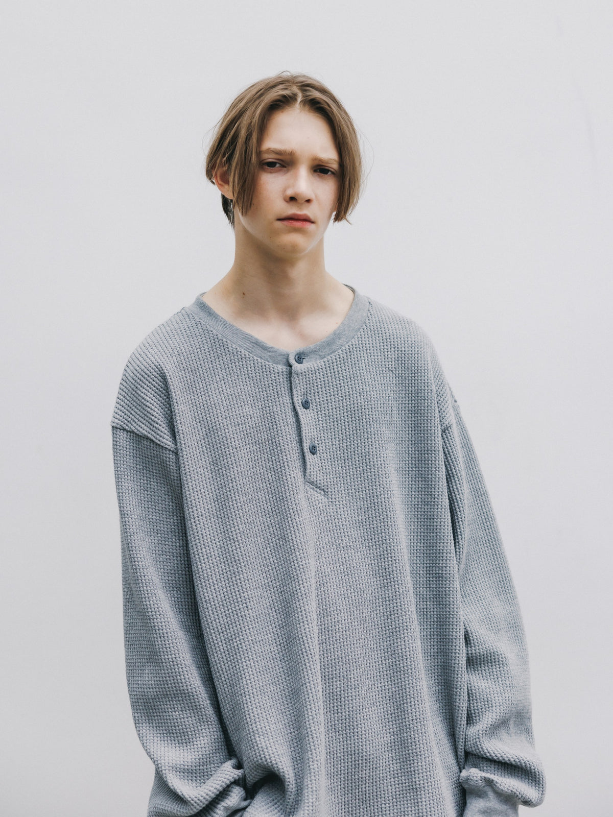 【10.28 WED 20:00- IN STOCK】 THERMAL HENLEY NECK L/S T-SHIRT WITH DRAWSTRINGS (GRAY)