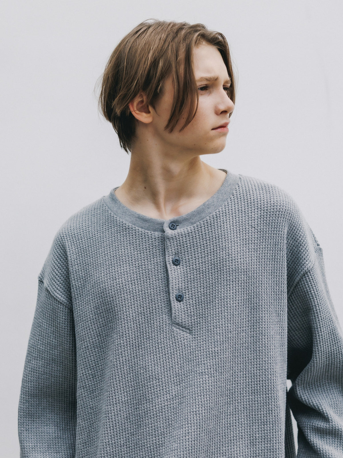 【10.28 WED 20:00- IN STOCK】 THERMAL HENLEY NECK L/S T-SHIRT WITH DRAWSTRINGS (GRAY)