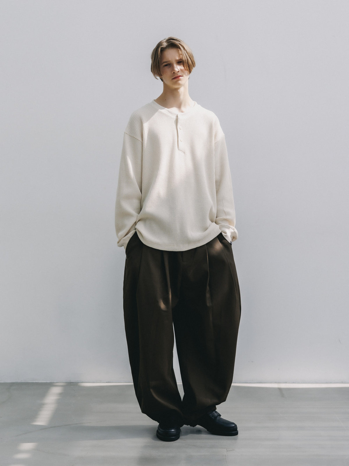 【10.28 WED 20:00- IN STOCK】 THERMAL HENLEY NECK L/S T-SHIRT WITH DRAWSTRINGS (IVORY)