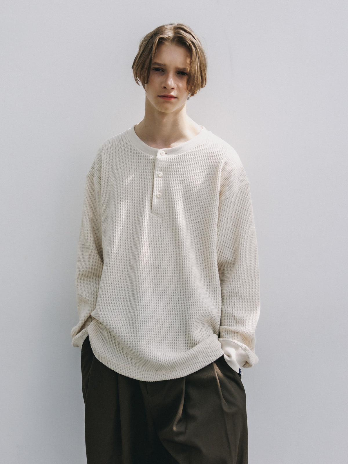 【10.28 WED 20:00- IN STOCK】 THERMAL HENLEY NECK L/S T-SHIRT WITH DRAWSTRINGS (IVORY)