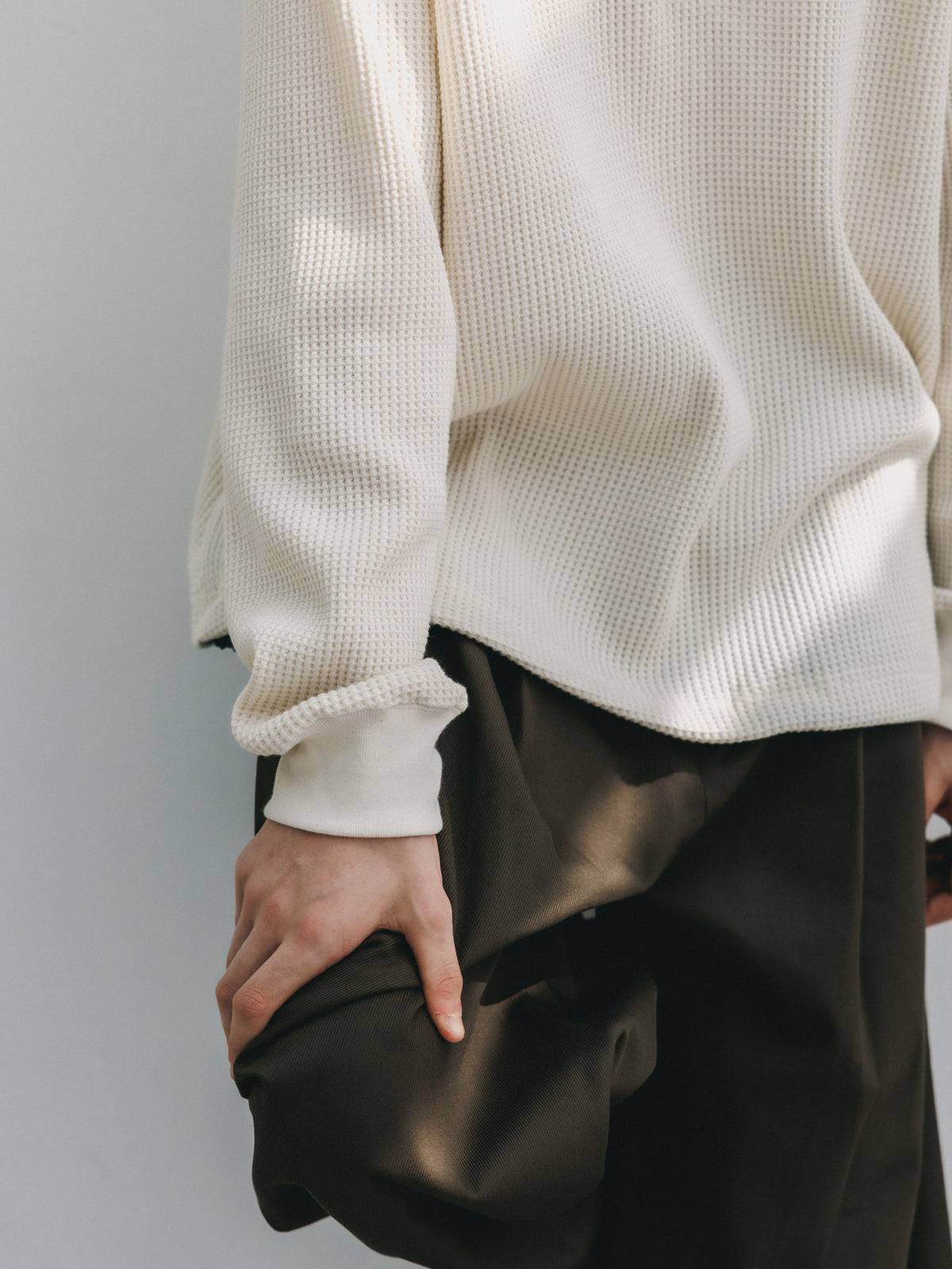【10.28 WED 20:00- IN STOCK】 THERMAL HENLEY NECK L/S T-SHIRT WITH DRAWSTRINGS (IVORY)