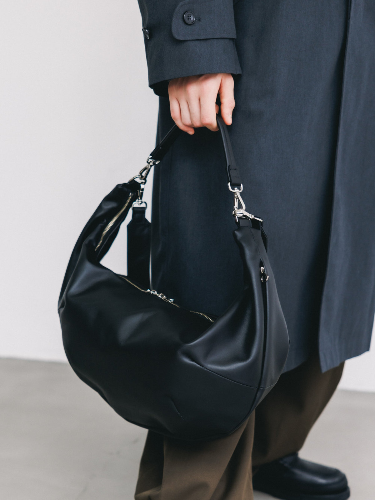 【10.21 WED 20:00- IN STOCK】 LEATHER 2WAY SYSTEM BAG (BLACK)