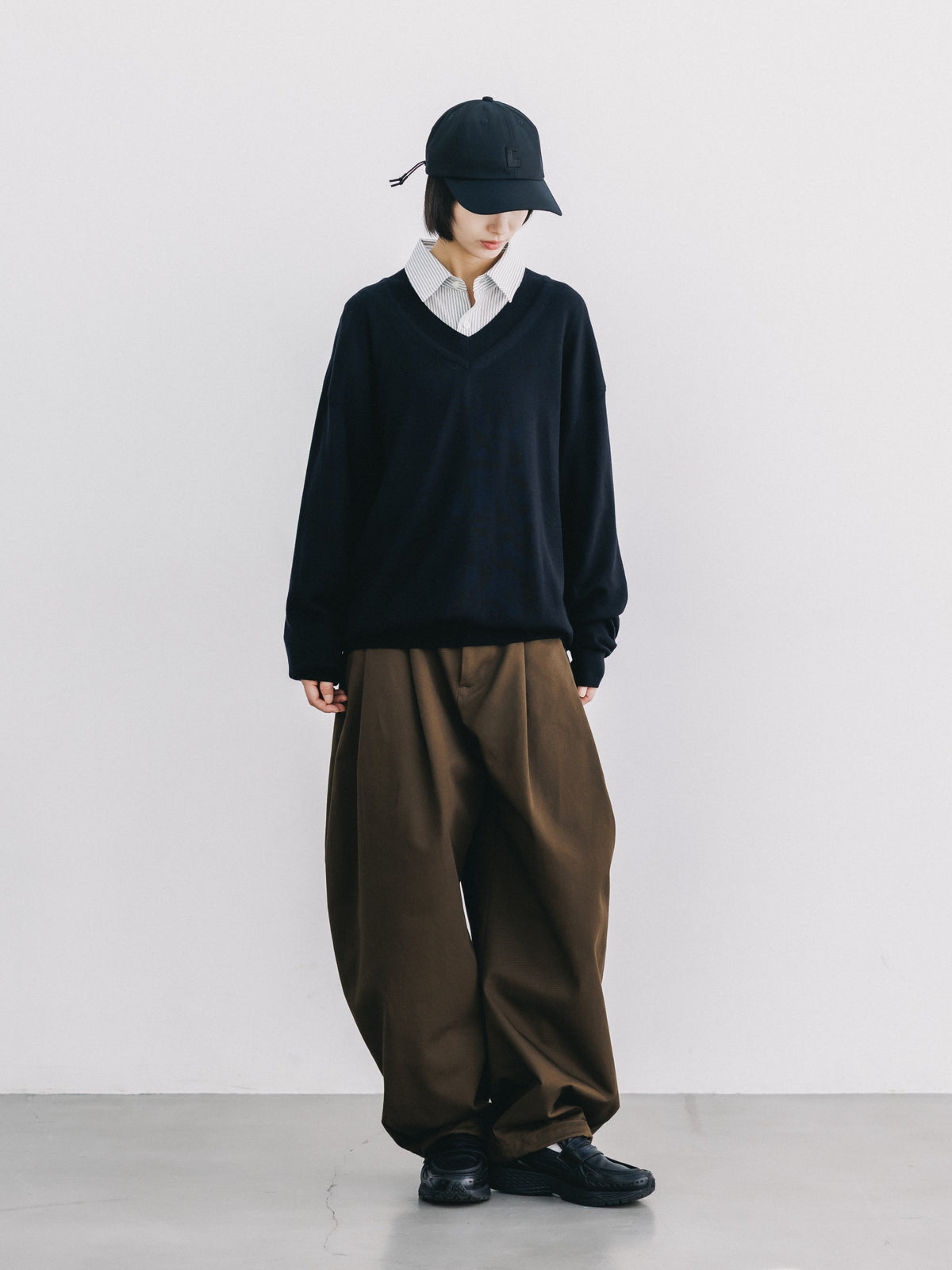 【10.31 SAT 20:00- IN STOCK】 12G WOOL V-NECK KNIT PULLOVER (BLACK)