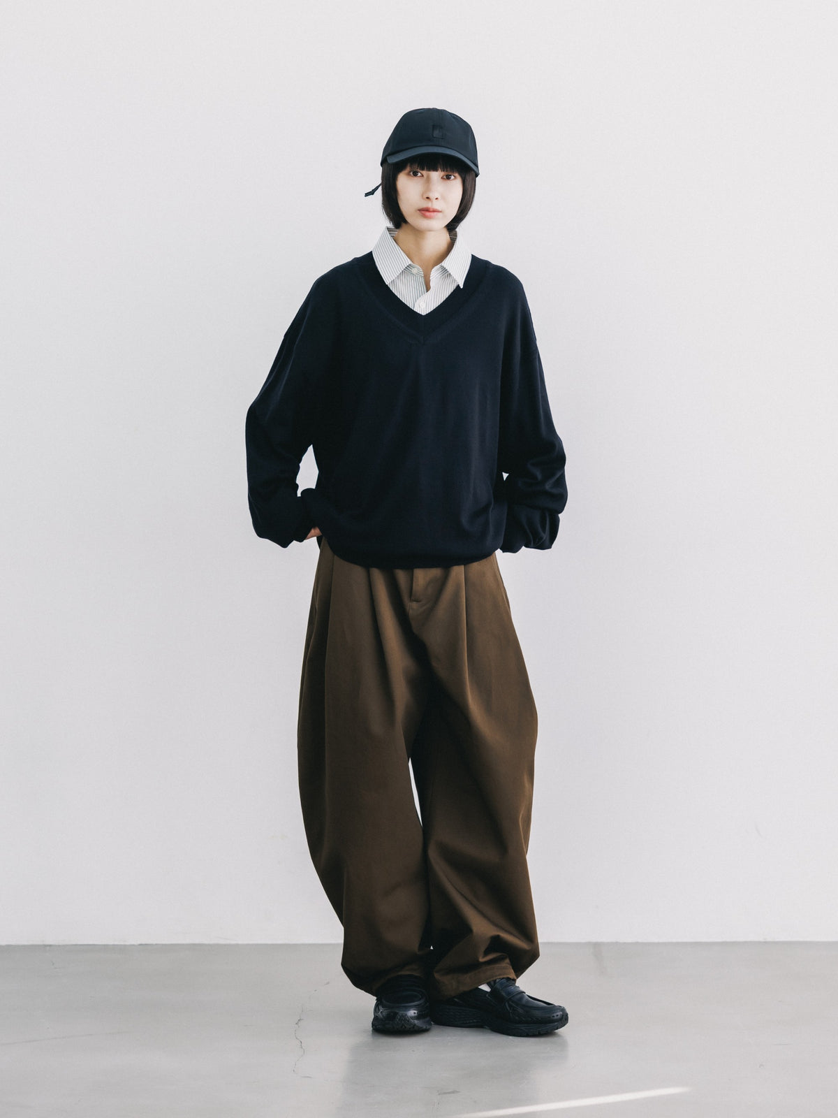 【10.31 SAT 20:00- IN STOCK】 12G WOOL V-NECK KNIT PULLOVER (BLACK)