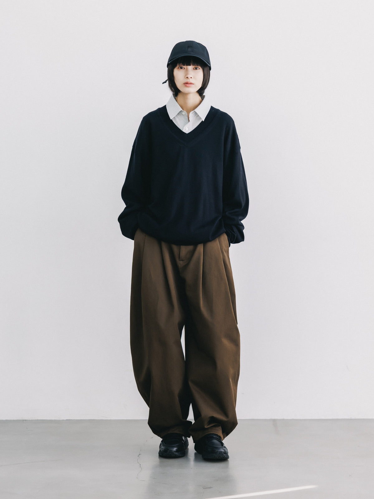 【10.31 SAT 20:00- IN STOCK】 12G WOOL V-NECK KNIT PULLOVER (BLACK)