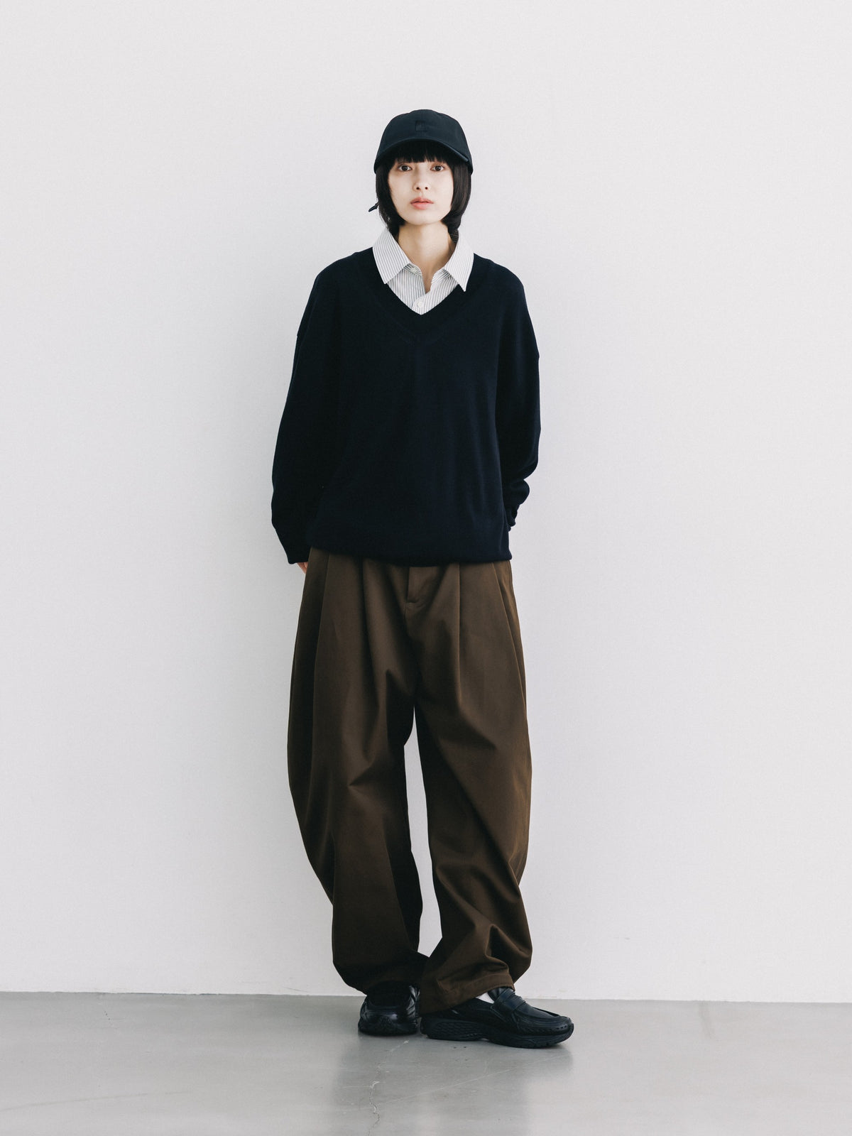 【10.31 SAT 20:00- IN STOCK】 12G WOOL V-NECK KNIT PULLOVER (BLACK)
