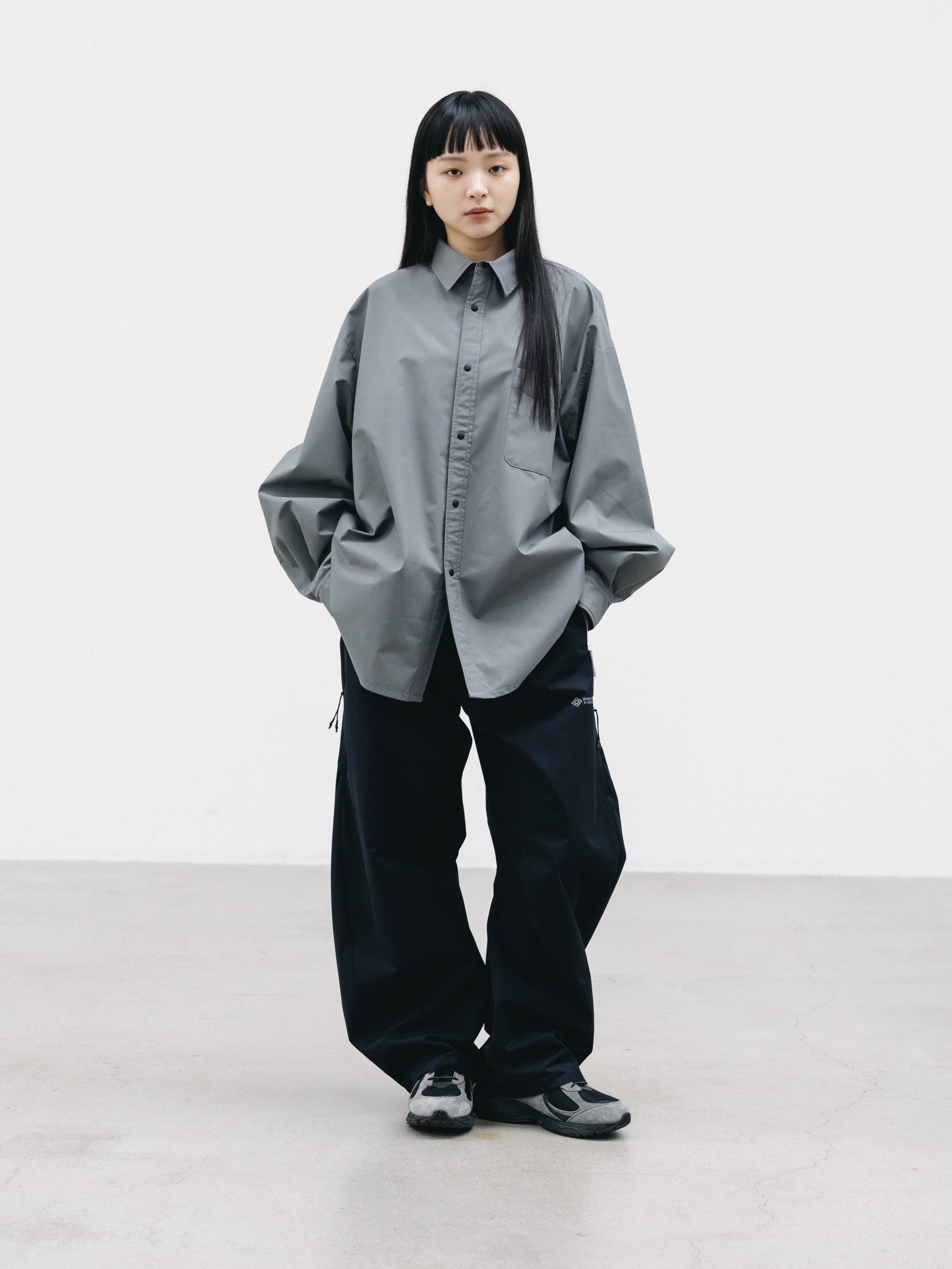 【9.2 WED 20:00- IN STOCK】+phenix WINDSTOPPER® by GORE-TEX LABS TWILL CITY BARREL LEG PANTS (BLACK)