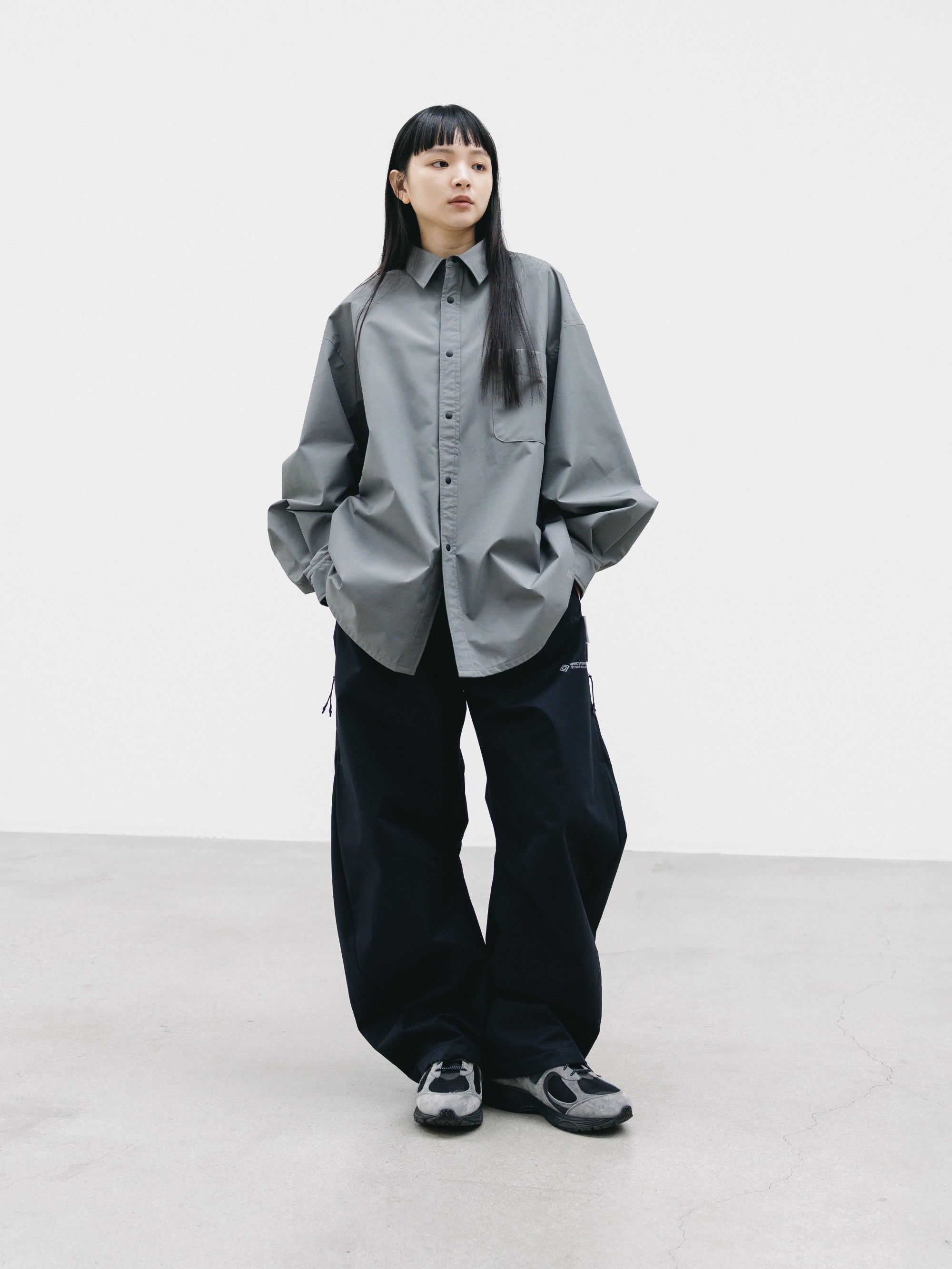 【9.2 WED 20:00- IN STOCK】+phenix WINDSTOPPER® by GORE-TEX LABS TWILL CITY BARREL LEG PANTS (BLACK)