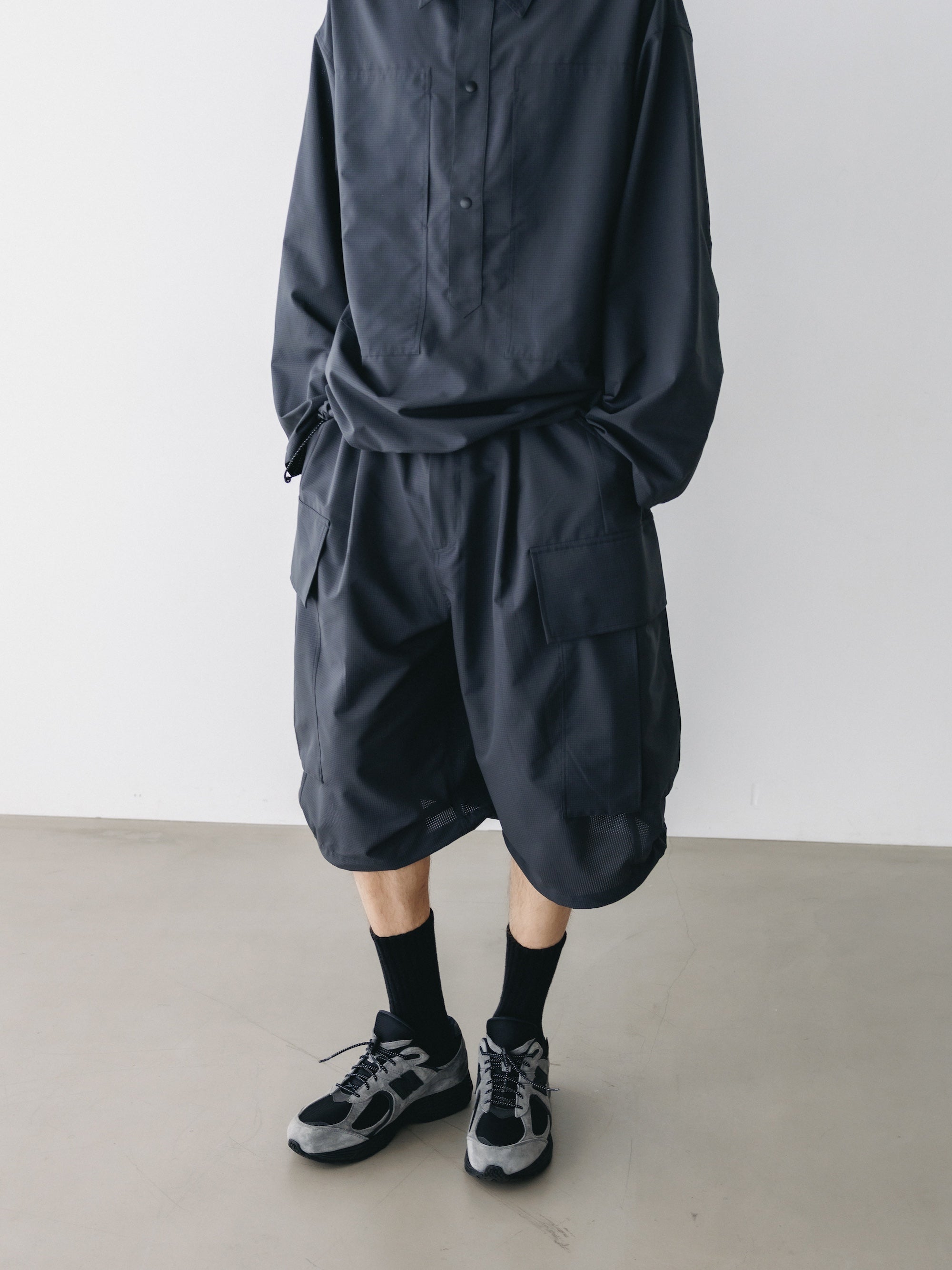 【4.11 SAT 20:00- IN STOCK】COOLDOTS® CITY MEGA POCKET BALLOON CARGO HALF PANTS (CHARCOAL)