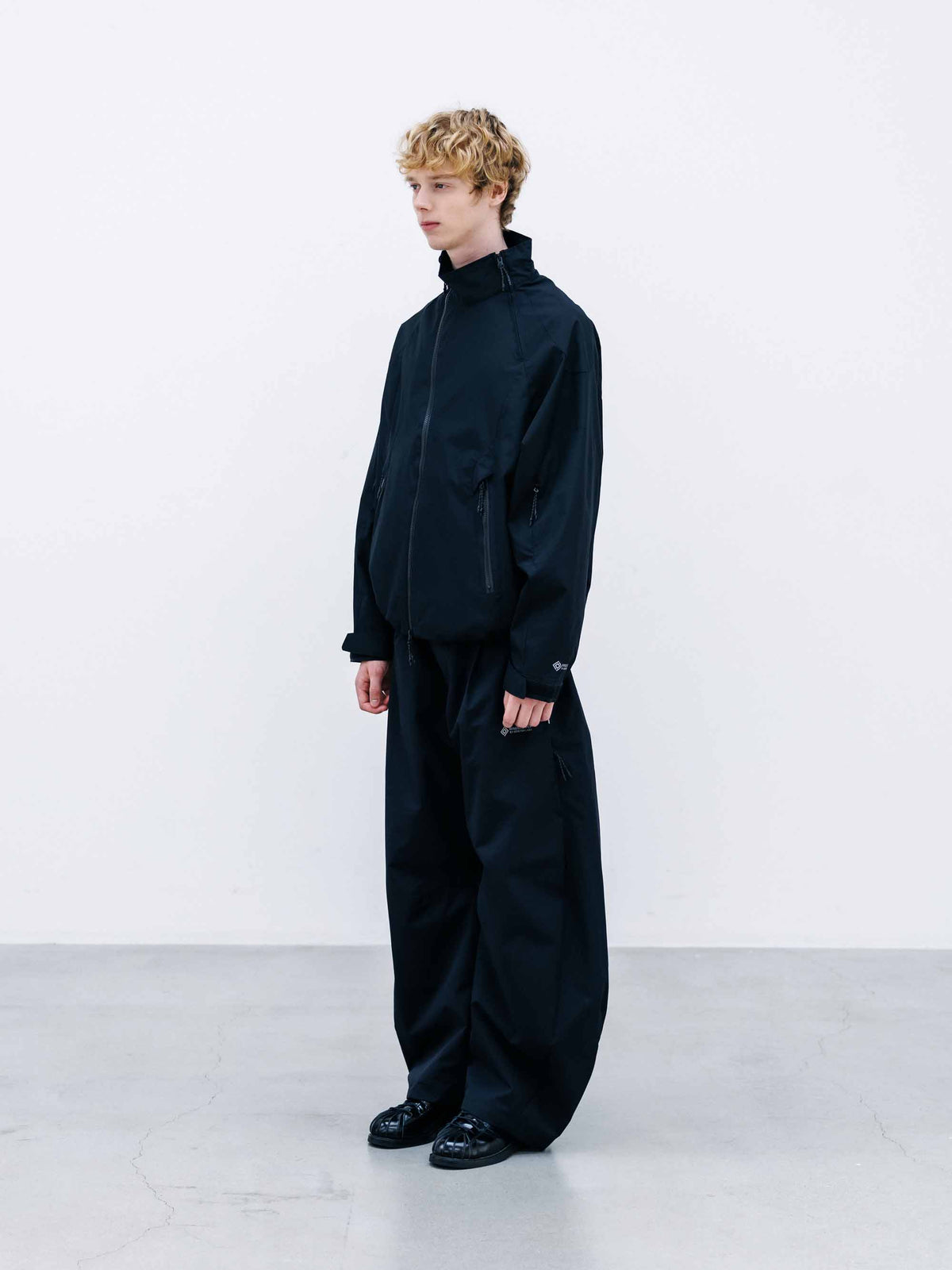 【9.26 SAT 20:00- IN STOCK】+phenix WINDSTOPPER® by GORE-TEX LABS CITY SIDEWINDER JACKET (BLACK)