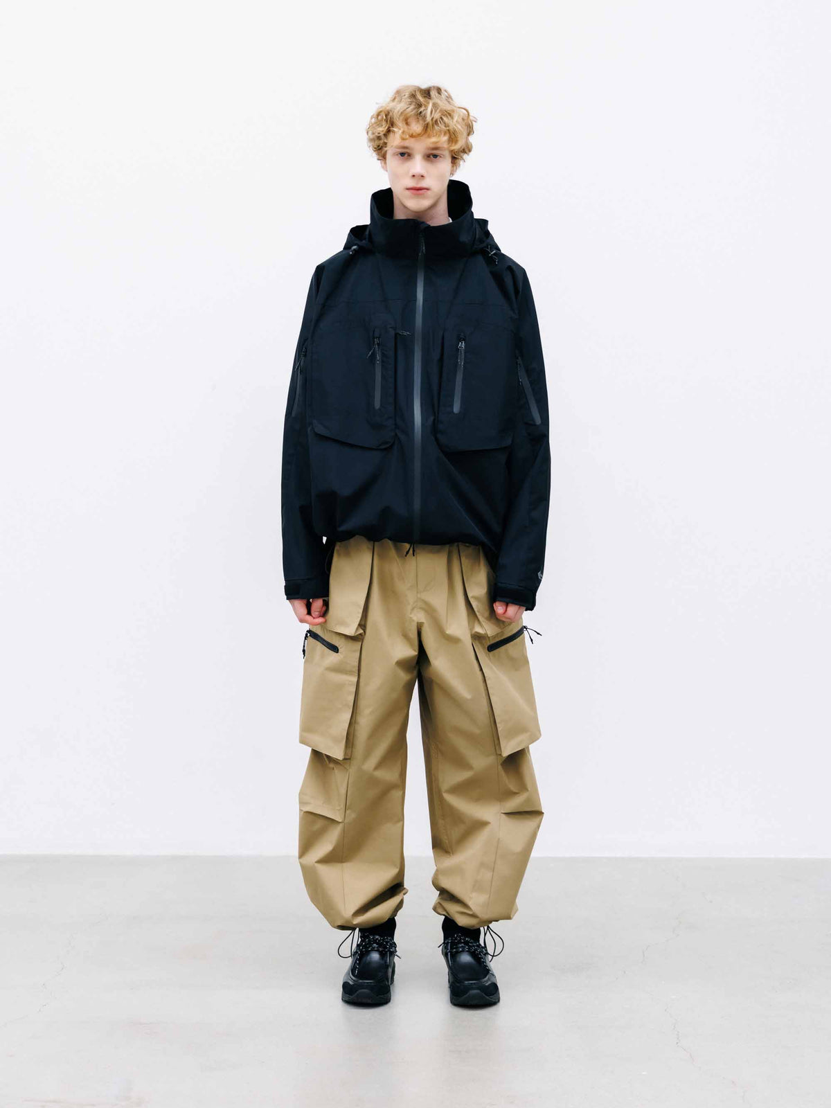 【9.26 SAT 20:00- IN STOCK】+phenix WINDSTOPPER® by GORE-TEX LABS CITY HYDRO SHED JACKET (BLACK)