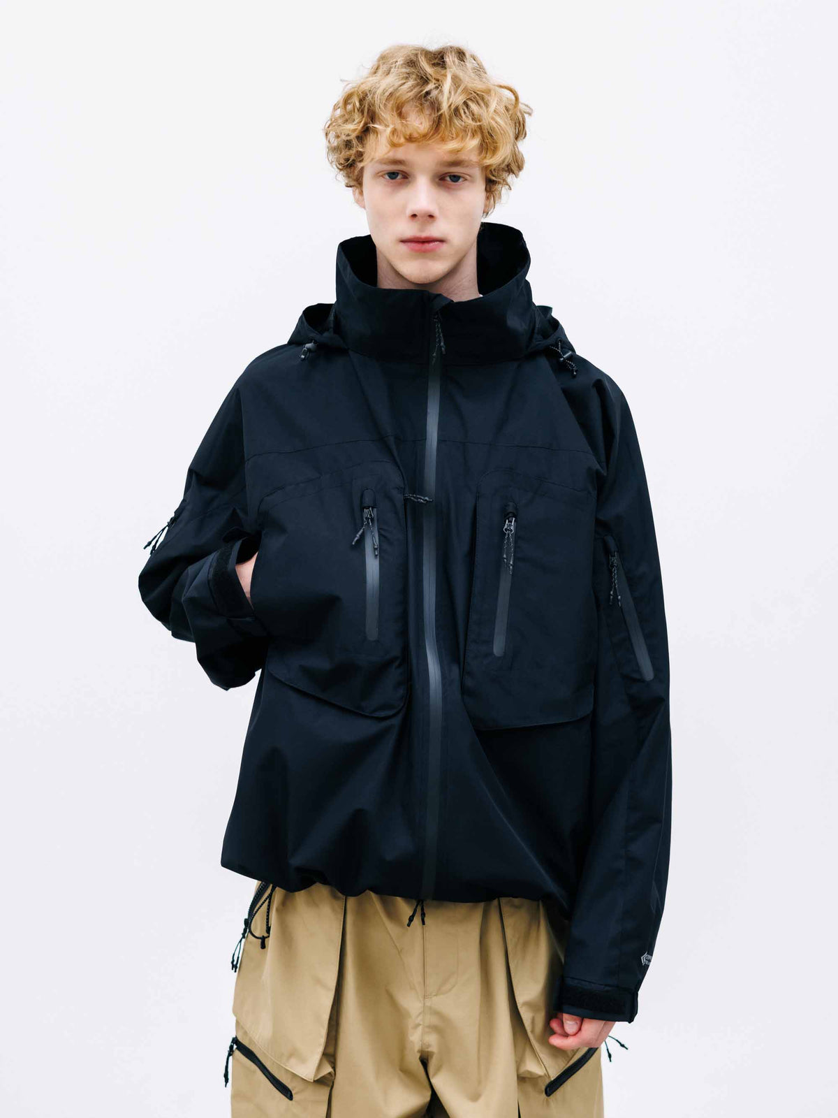 【9.26 SAT 20:00- IN STOCK】+phenix WINDSTOPPER® by GORE-TEX LABS CITY HYDRO SHED JACKET (BLACK)