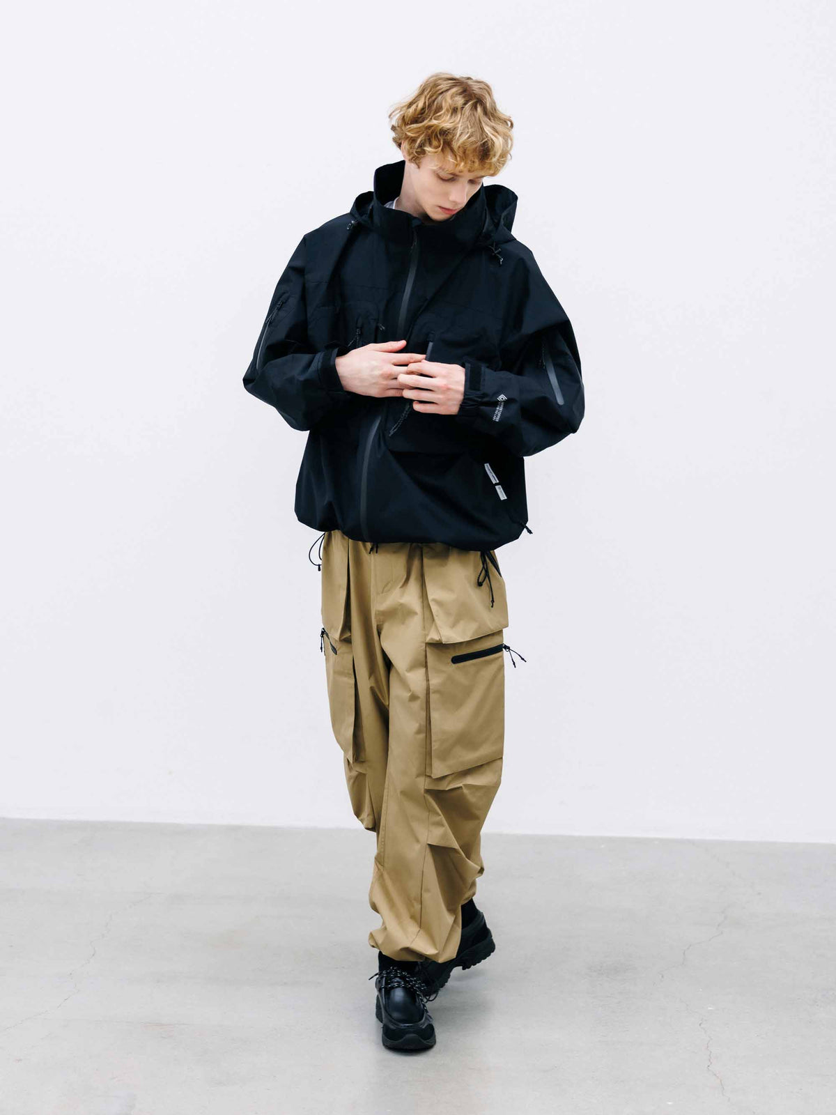 【9.26 SAT 20:00- IN STOCK】+phenix WINDSTOPPER® by GORE-TEX LABS CITY HYDRO SHED JACKET (BLACK)