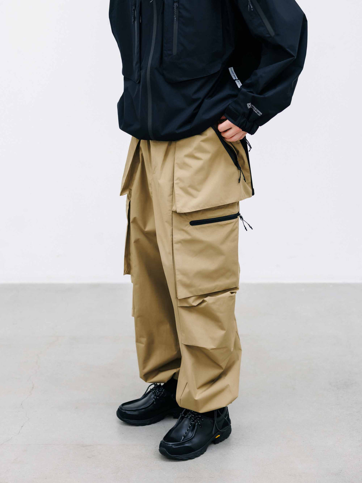【9.26 SAT 20:00- IN STOCK】+phenix WINDSTOPPER® by GORE-TEX LABS CITY MILITARY CURVE PANTS (CAMEL BEIGE)