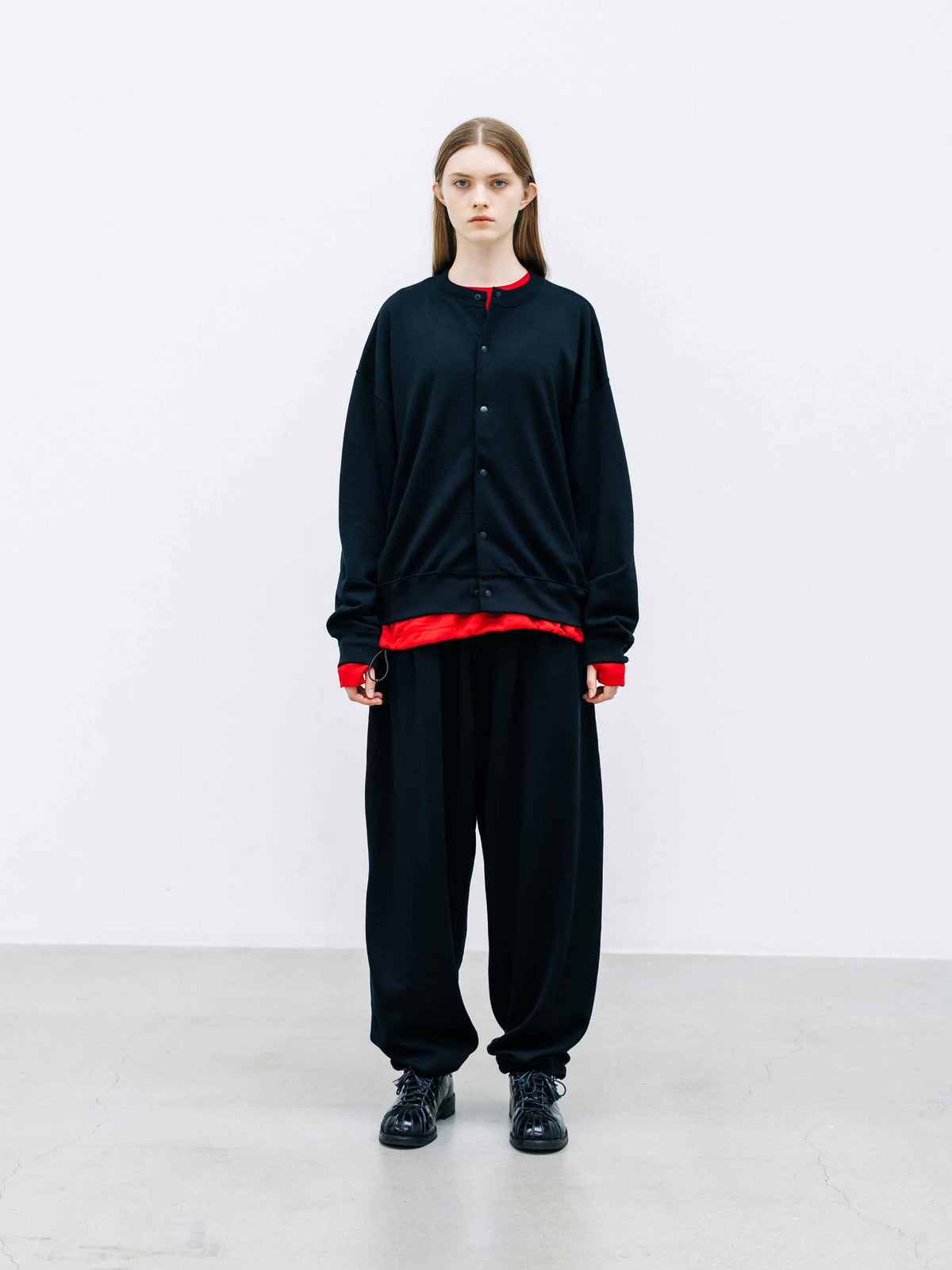 【10.14 WED 20:00- IN STOCK】 WOOL SWEAT CREW NECK CARDIGAN (BLACK)