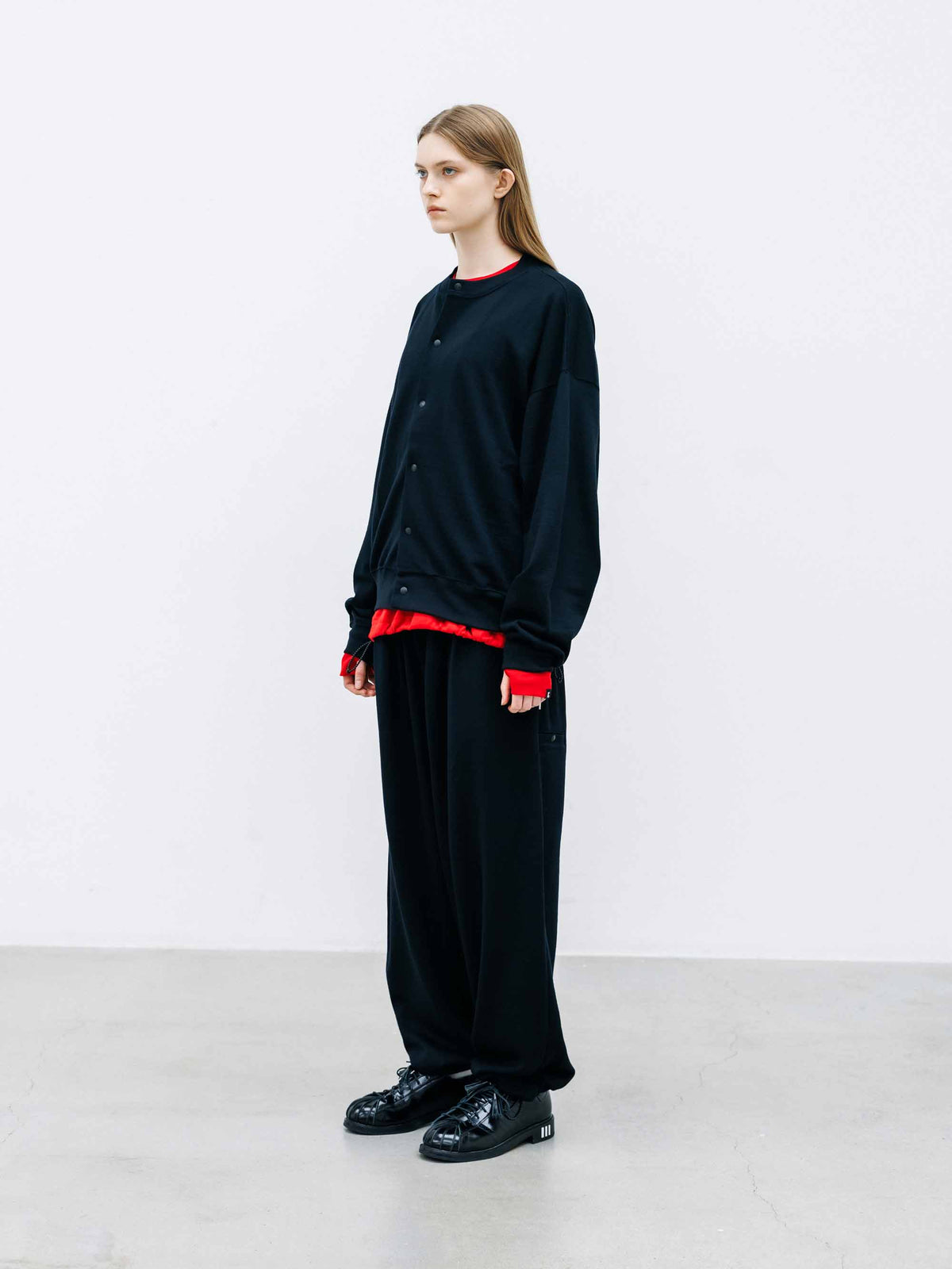 【10.14 WED 20:00- IN STOCK】 WOOL SWEAT CREW NECK CARDIGAN (BLACK)