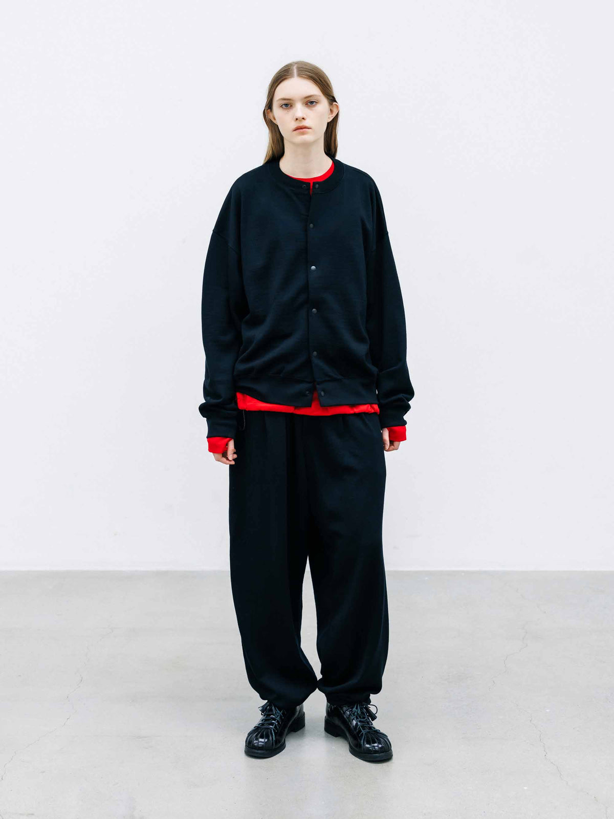 【10.14 WED 20:00- IN STOCK】 WOOL SWEAT CREW NECK CARDIGAN (BLACK)