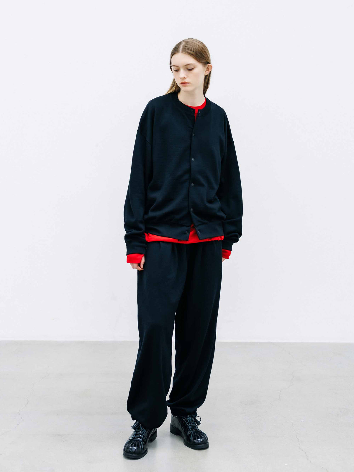 【10.14 WED 20:00- IN STOCK】 WOOL SWEAT CREW NECK CARDIGAN (BLACK)