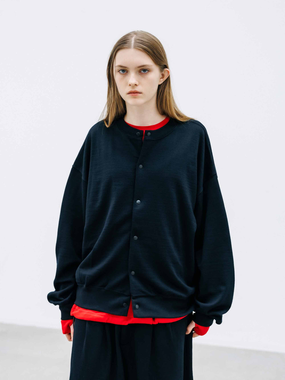 【10.14 WED 20:00- IN STOCK】 WOOL SWEAT CREW NECK CARDIGAN (BLACK)