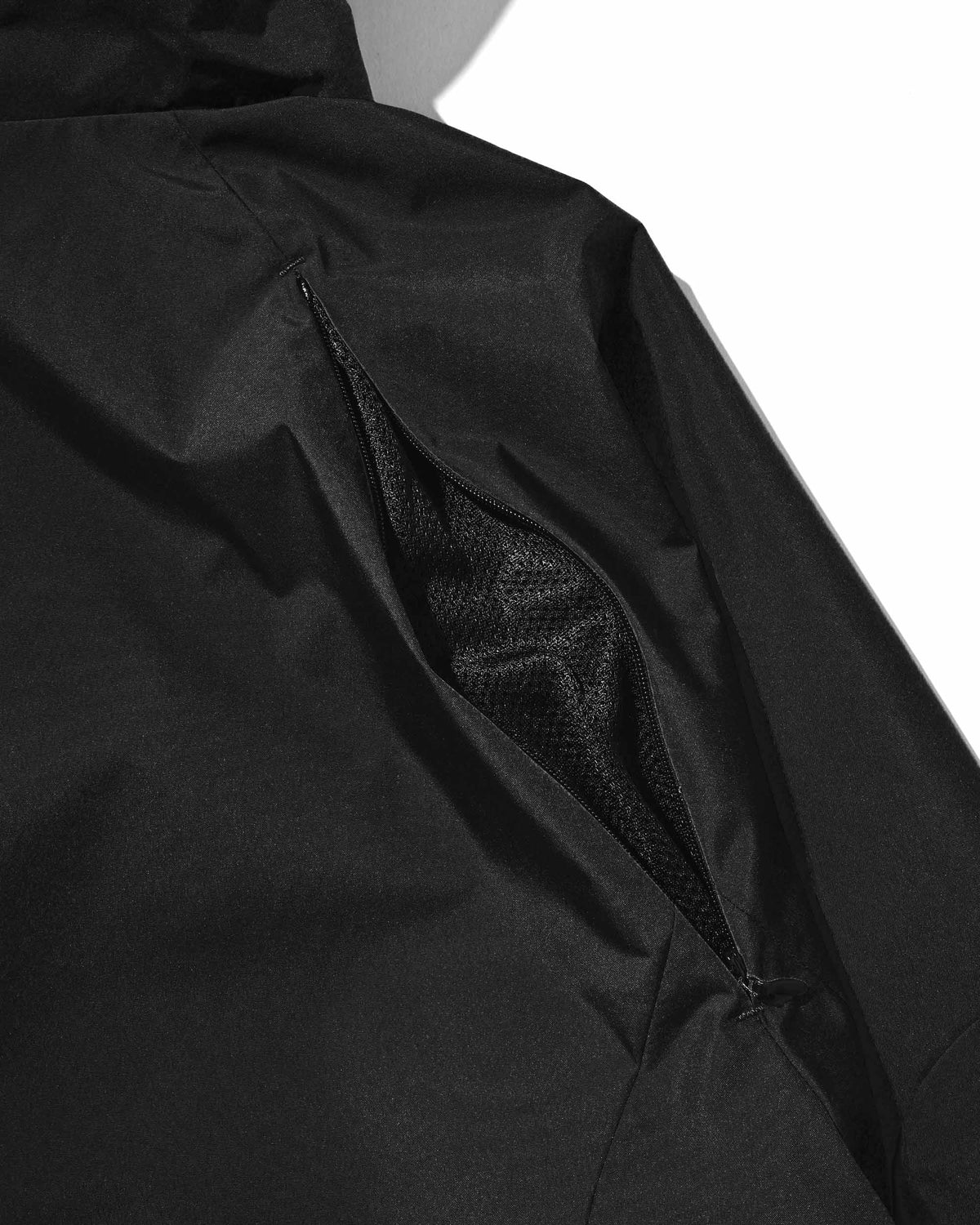【9.26 SAT 20:00- IN STOCK】+phenix WINDSTOPPER® by GORE-TEX LABS CITY MOUNTAIN JACKET (BLACK)